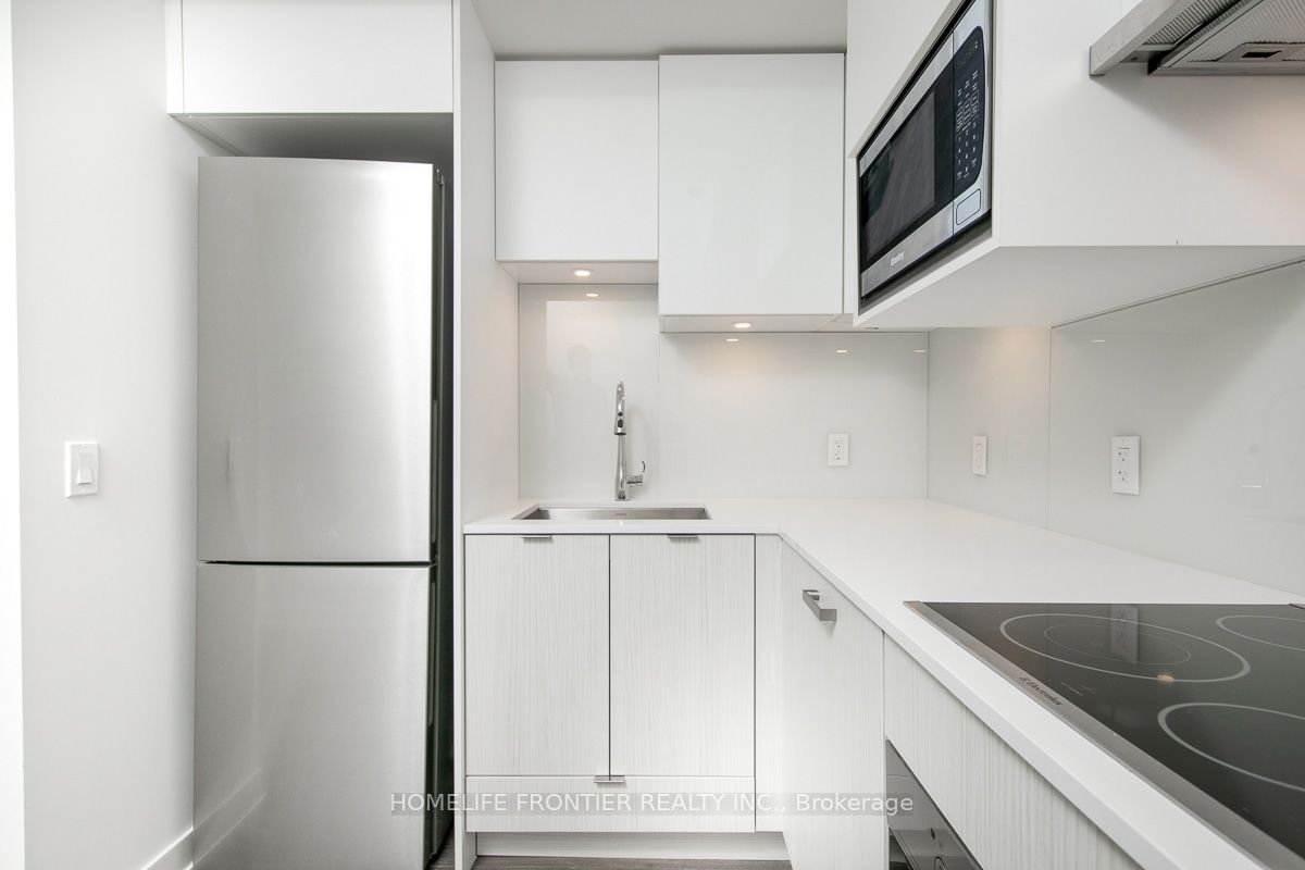 195 Redpath Avenue 1714, Toronto, ON M4P 0E4 photo 2