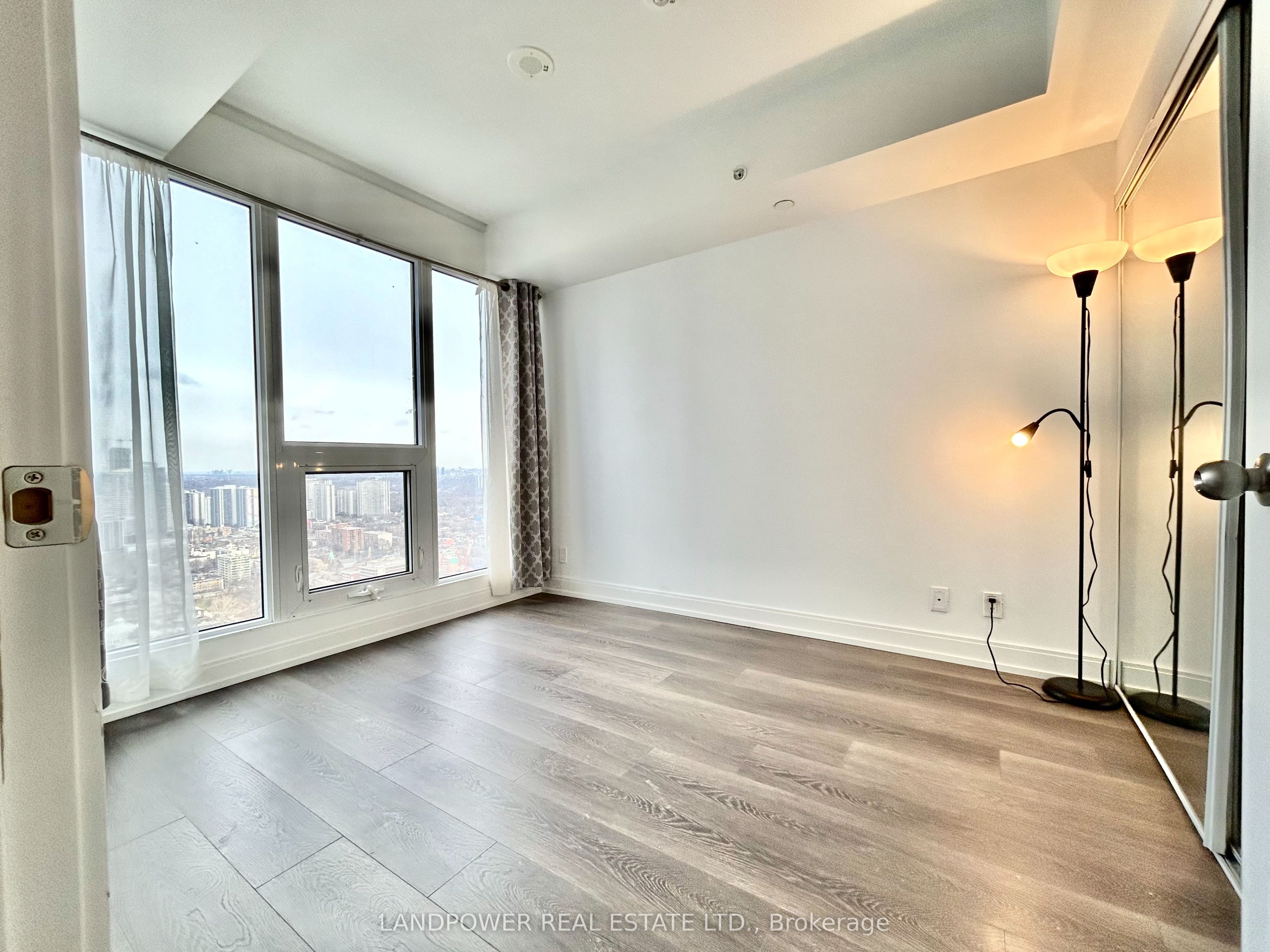 181 N Dundas Street E 5002, Toronto, ON M5A 0N5 photo 4
