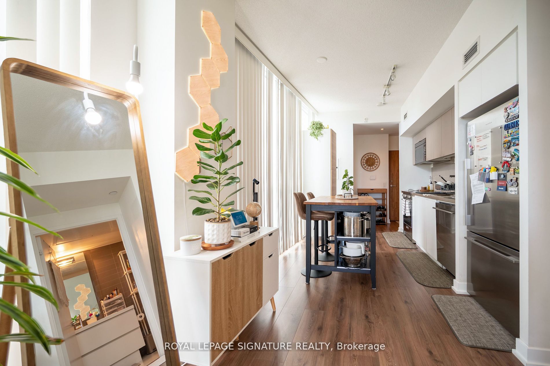 75 Queens Wharf Road 607, Toronto, ON M5V 0J8 photo 4