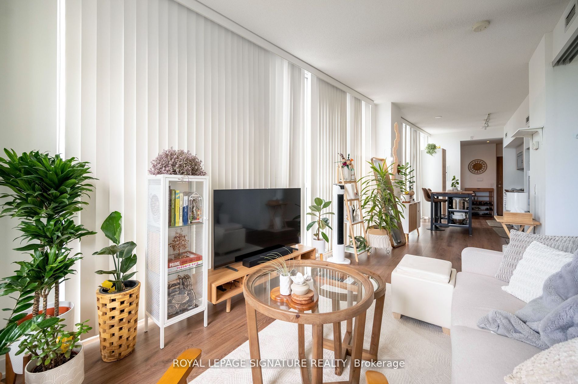 75 Queens Wharf Road 607, Toronto, ON M5V 0J8 photo 5