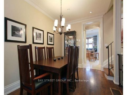 376 Lippincott Street, Toronto, ON M5S 2P7 photo 3