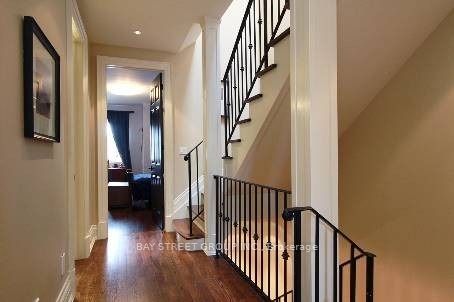 376 Lippincott Street, Toronto, ON M5S 2P7 photo 5