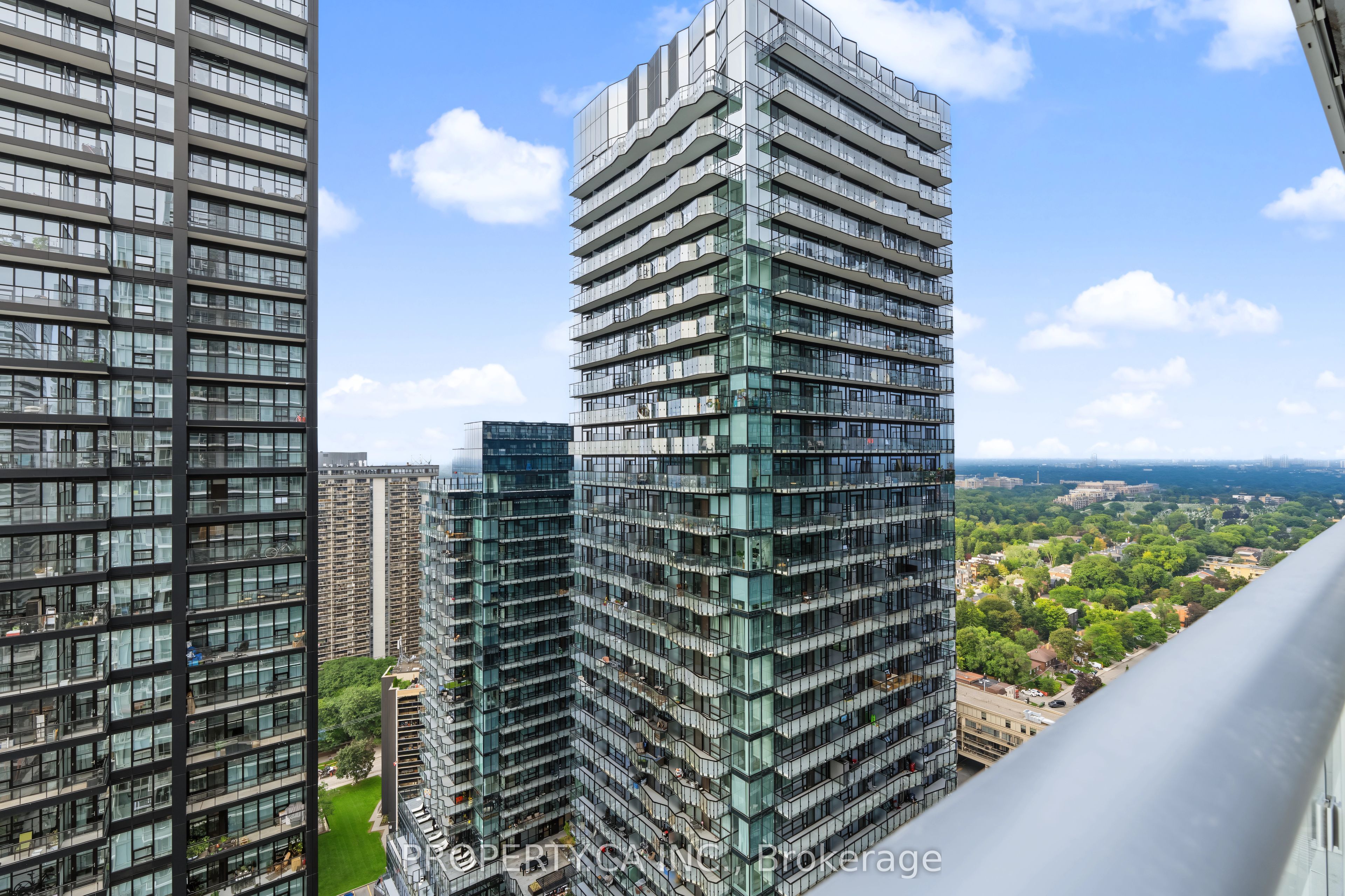99 Broadway Avenue 3011, Toronto, ON M4P 0E3 photo 3