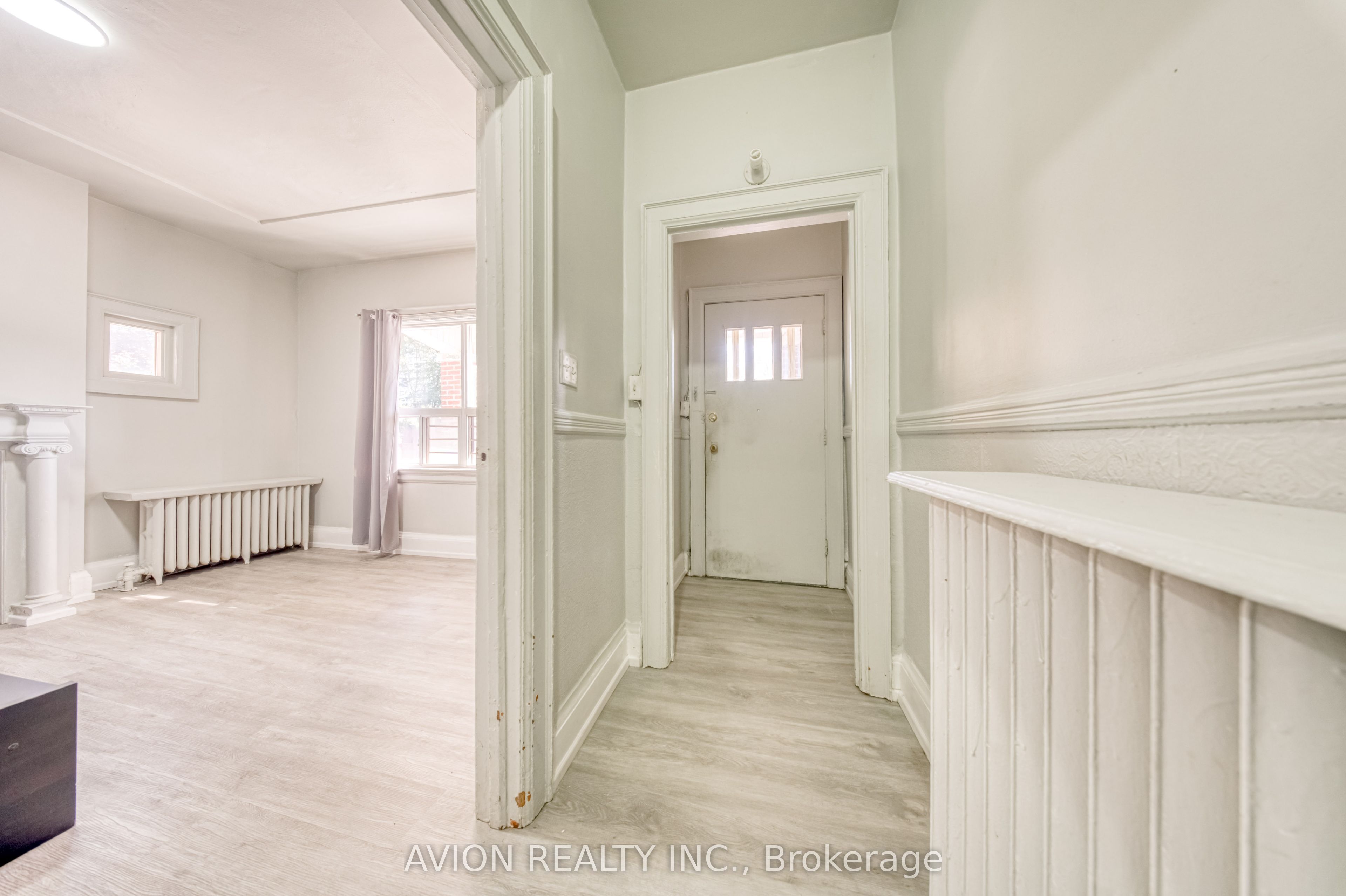 54 Ryerson Avenue, Toronto, ON M5T 2P5 photo 3