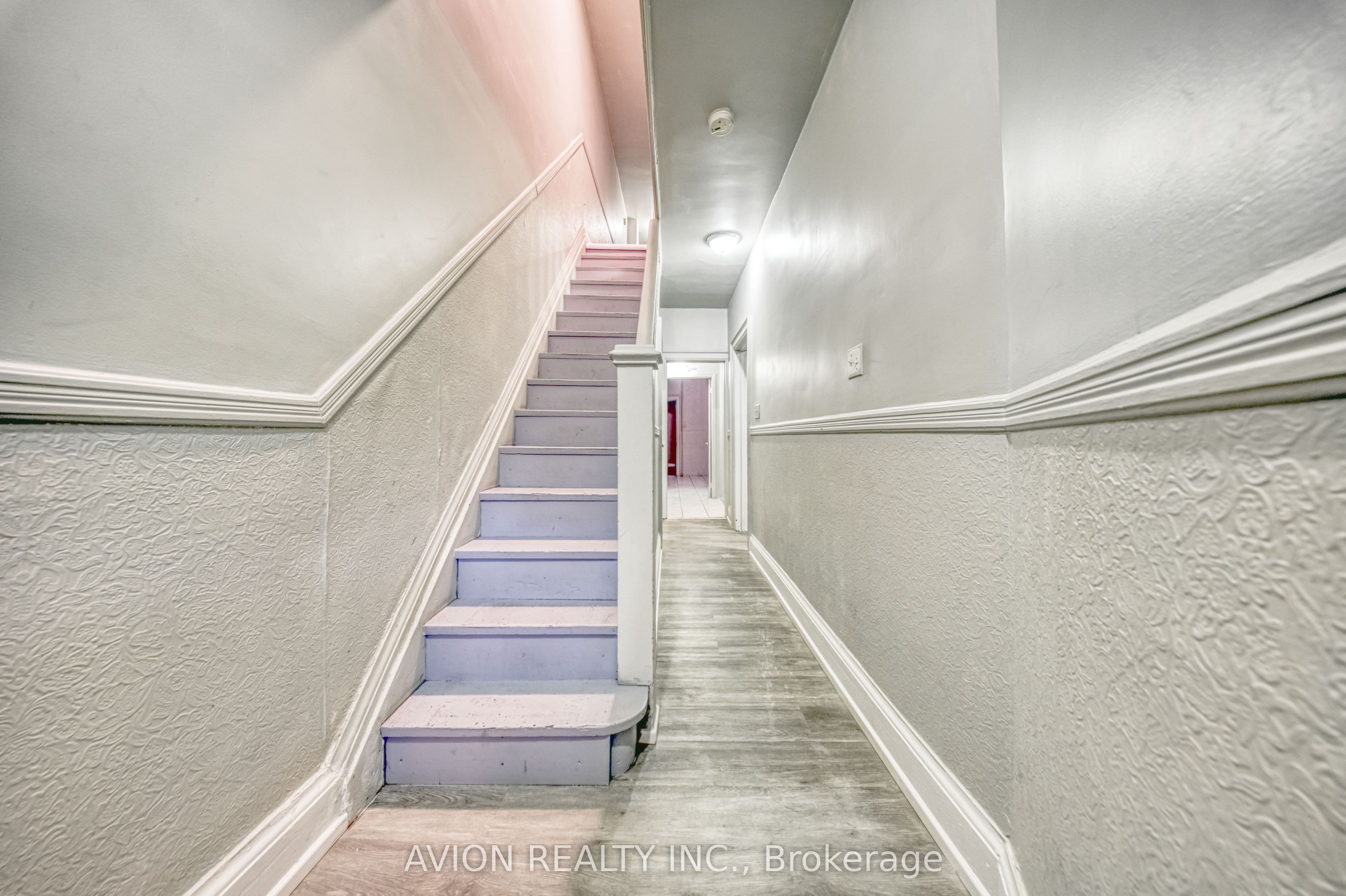 54 Ryerson Avenue, Toronto, ON M5T 2P5 photo 4