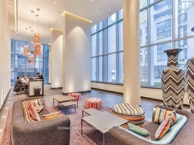 42 Charles Street E 4305, Toronto, ON M4Y 0B7 photo 2
