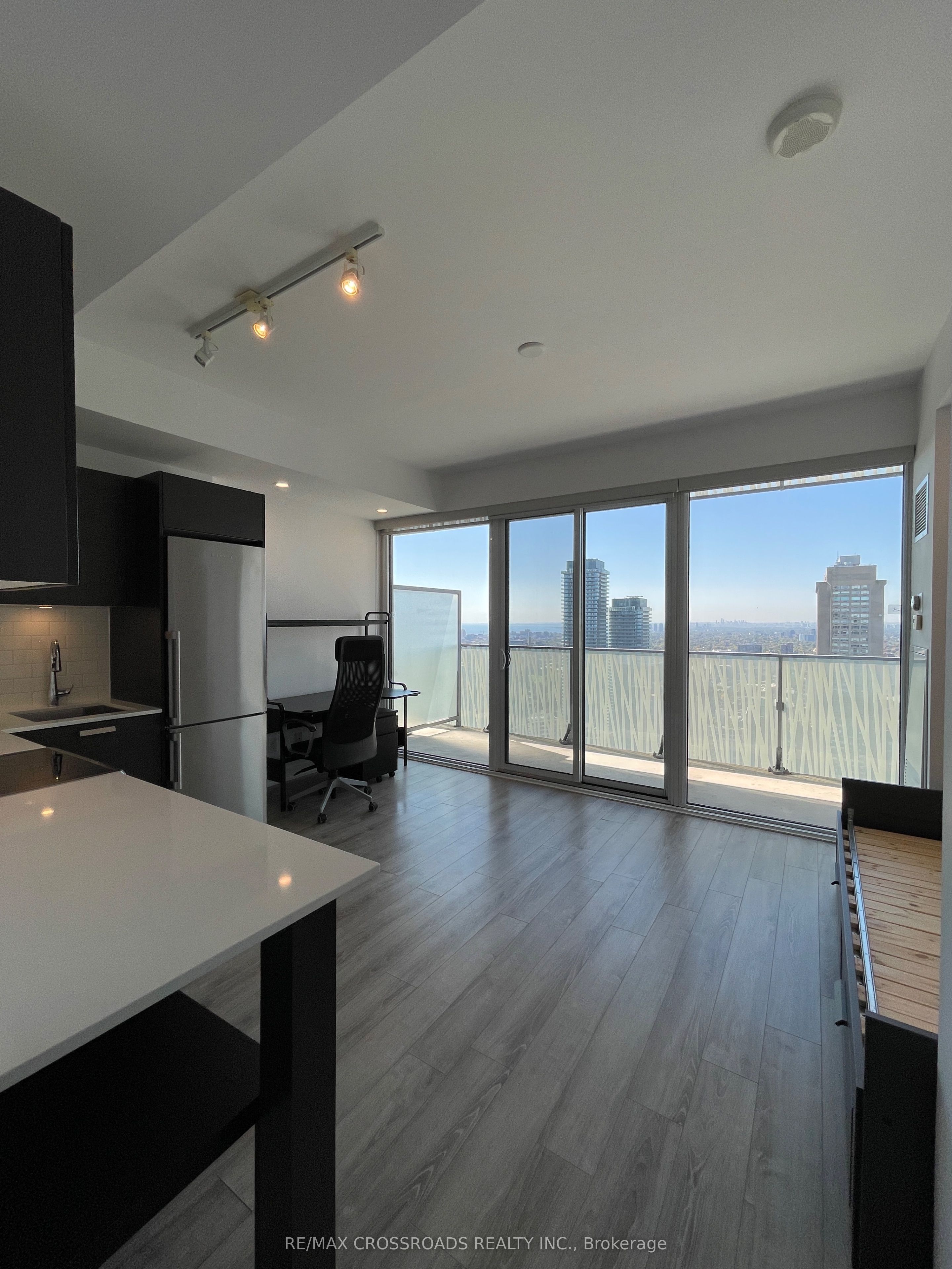 42 Charles Street E 4305, Toronto, ON M4Y 0B7 photo 3