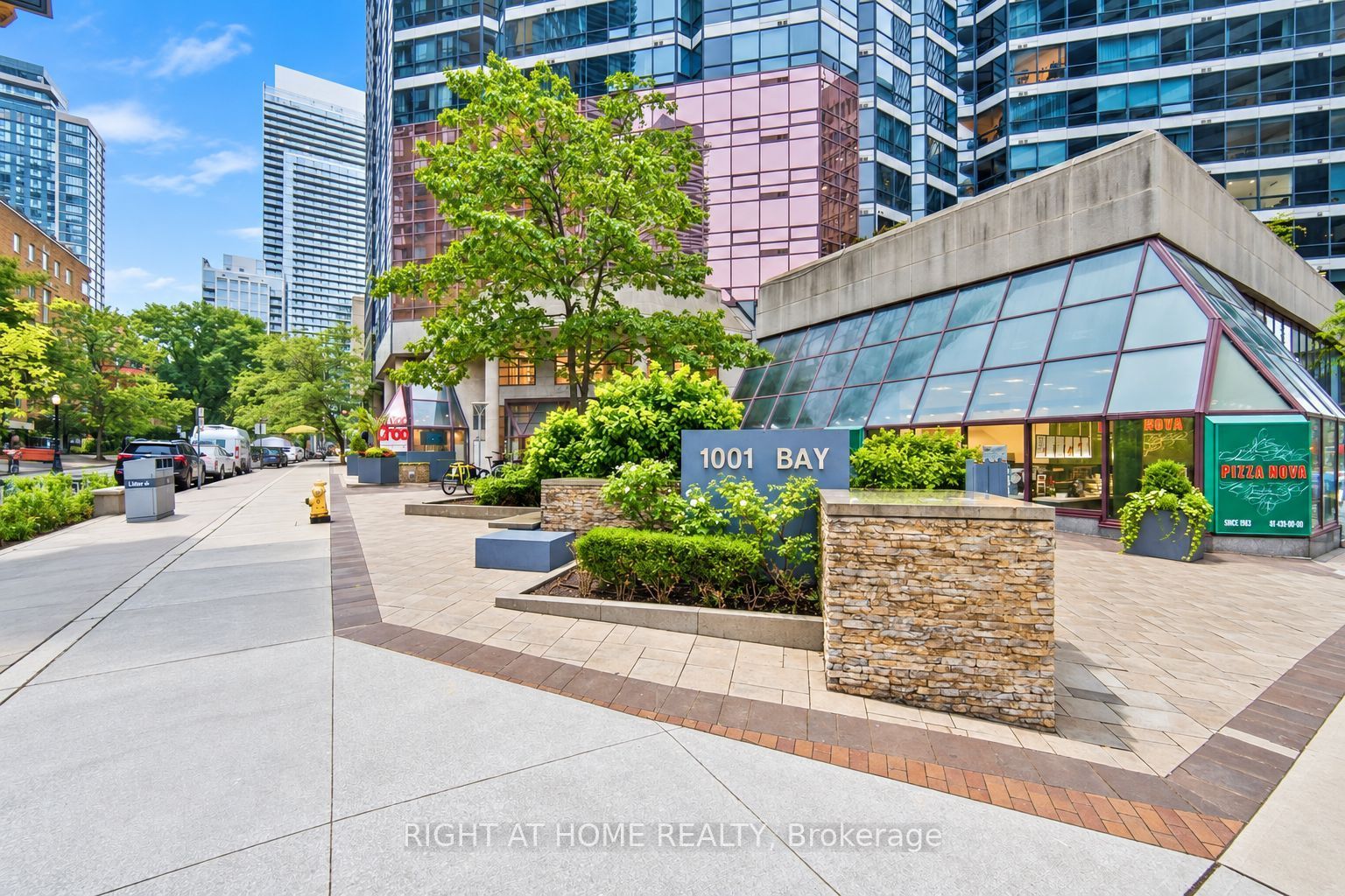 1001 Bay Street 402, Toronto, ON M5S 3A6 photo 2