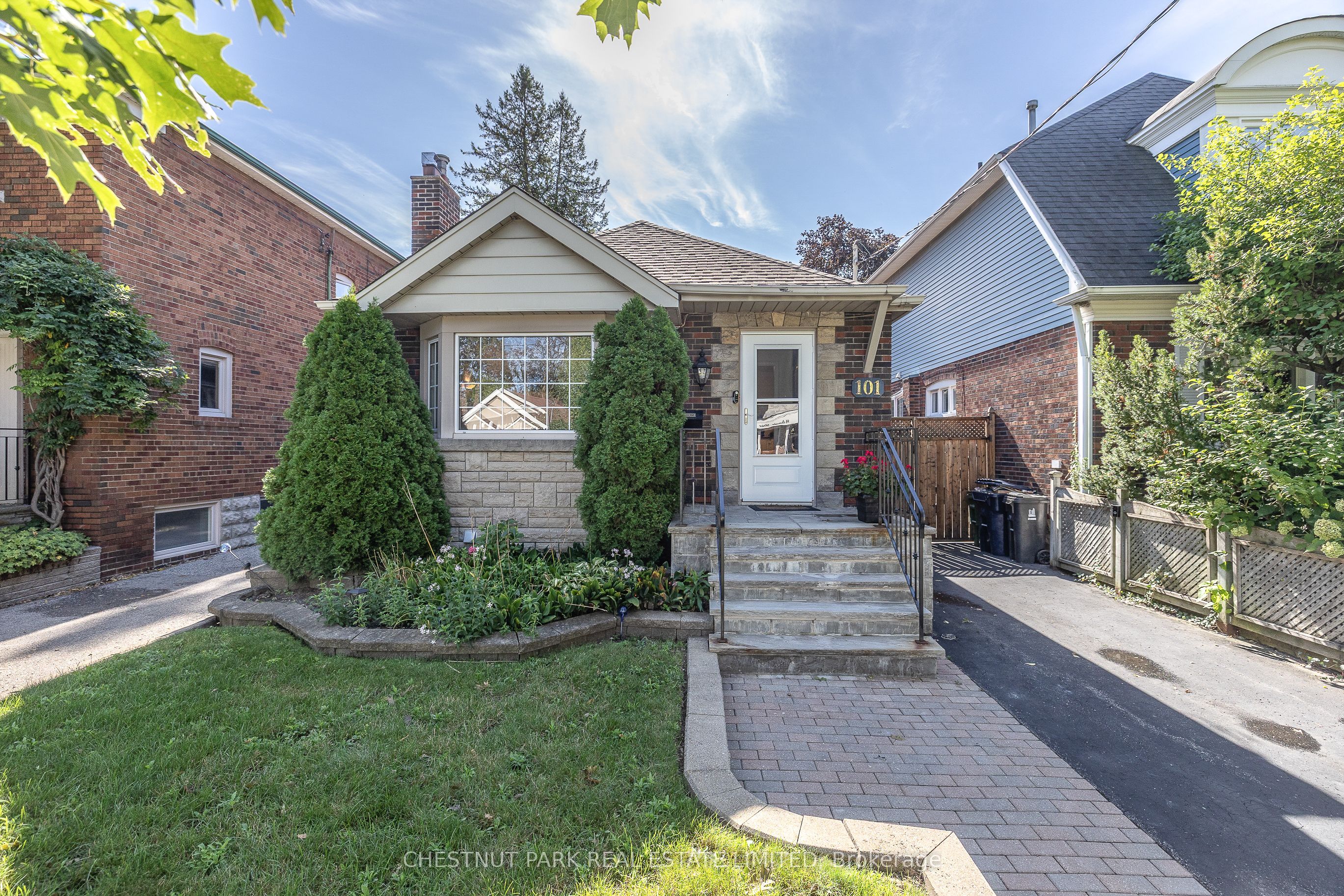 101 Southvale Drive, Toronto, ON M4G 1G4