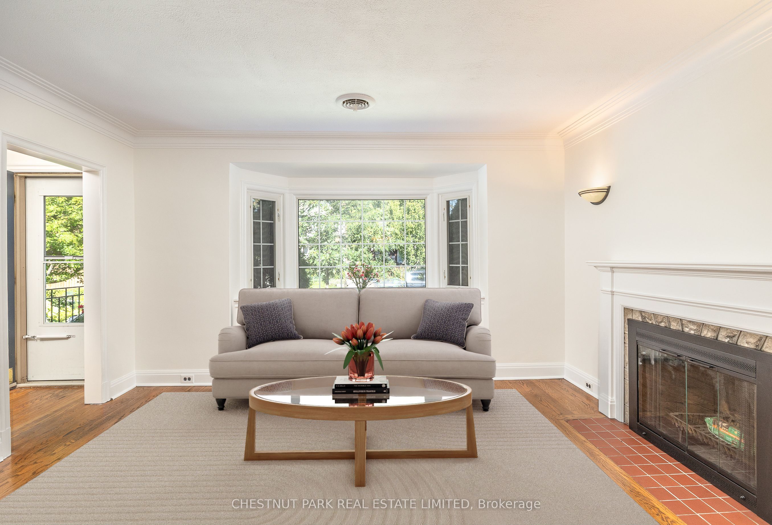 101 Southvale Drive, Toronto, ON M4G 1G4 photo 3