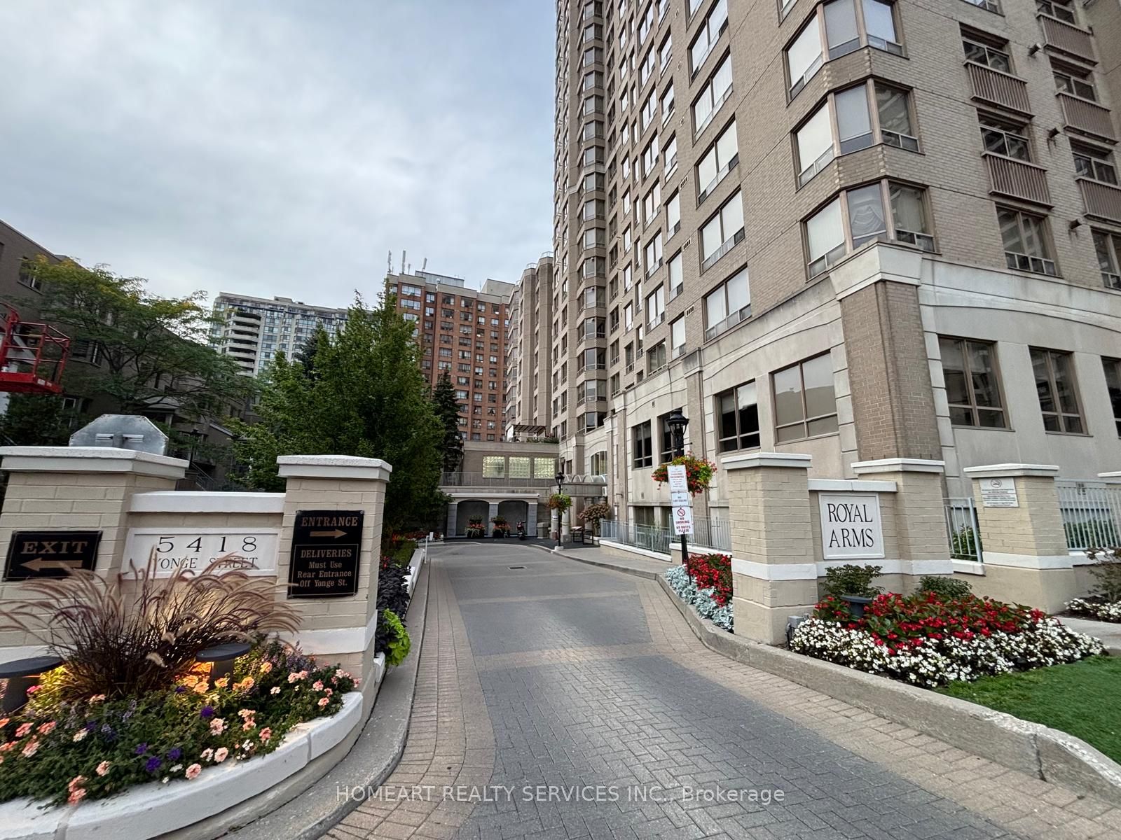 5418 Yonge Street 308, Toronto, ON M2N 6X4 photo 2
