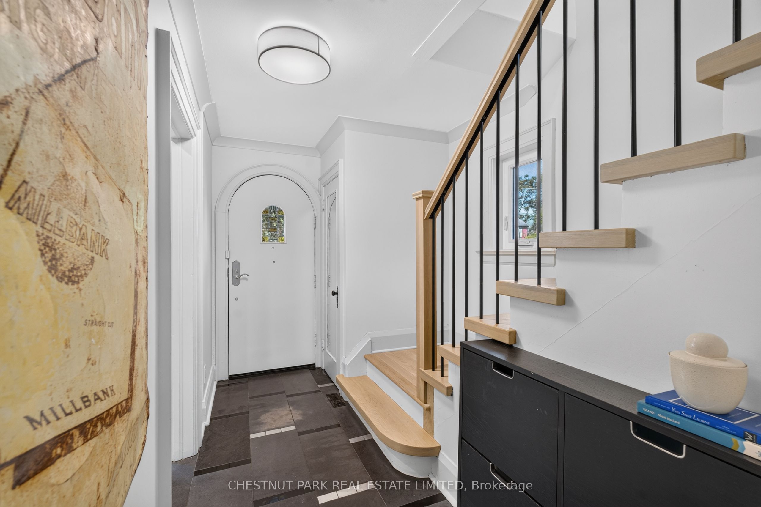 521 Sutherland Drive, Toronto, ON M4G 1K9 photo 4