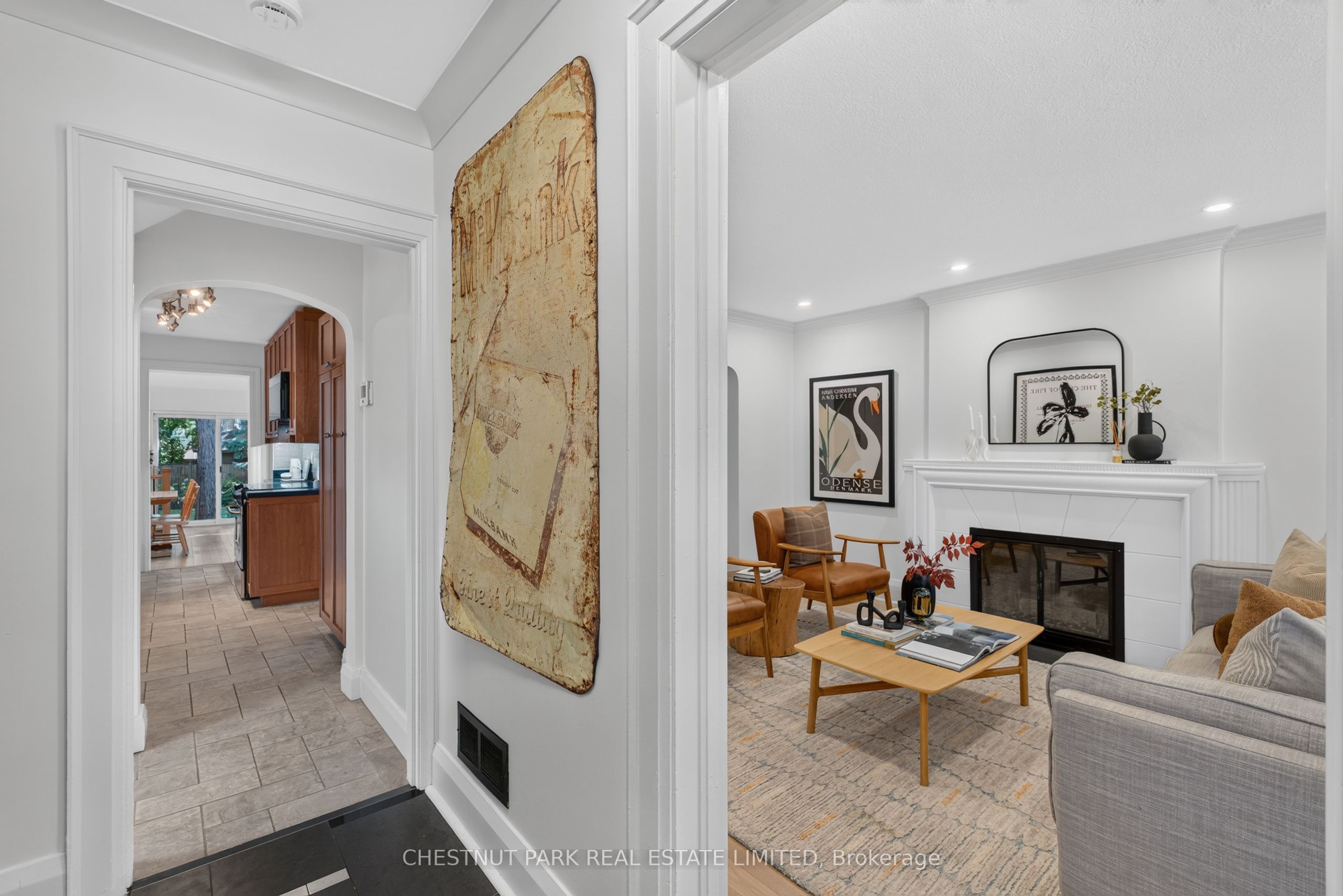 521 Sutherland Drive, Toronto, ON M4G 1K9 photo 5