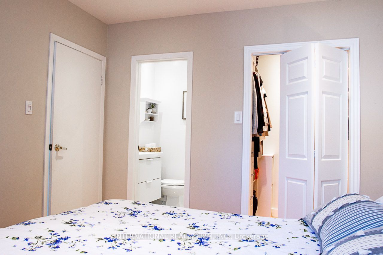 77 Elise Terrace Upper, Toronto, ON M2R 2W9 photo 4