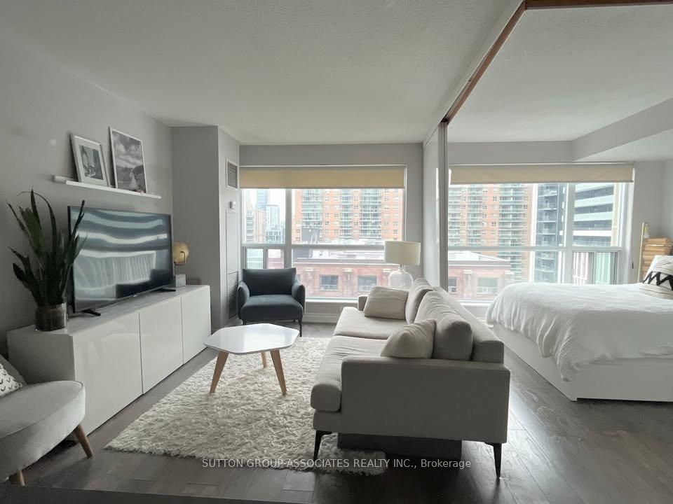 230 King Street E 920, Toronto, ON M5A 1K1 photo 3