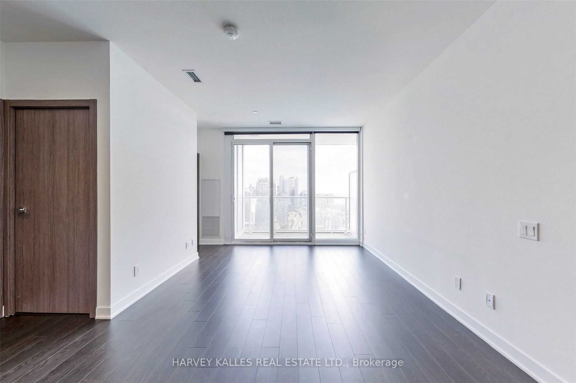 17 Bathurst Street 4610, Toronto, ON M5V 0N1 photo 5