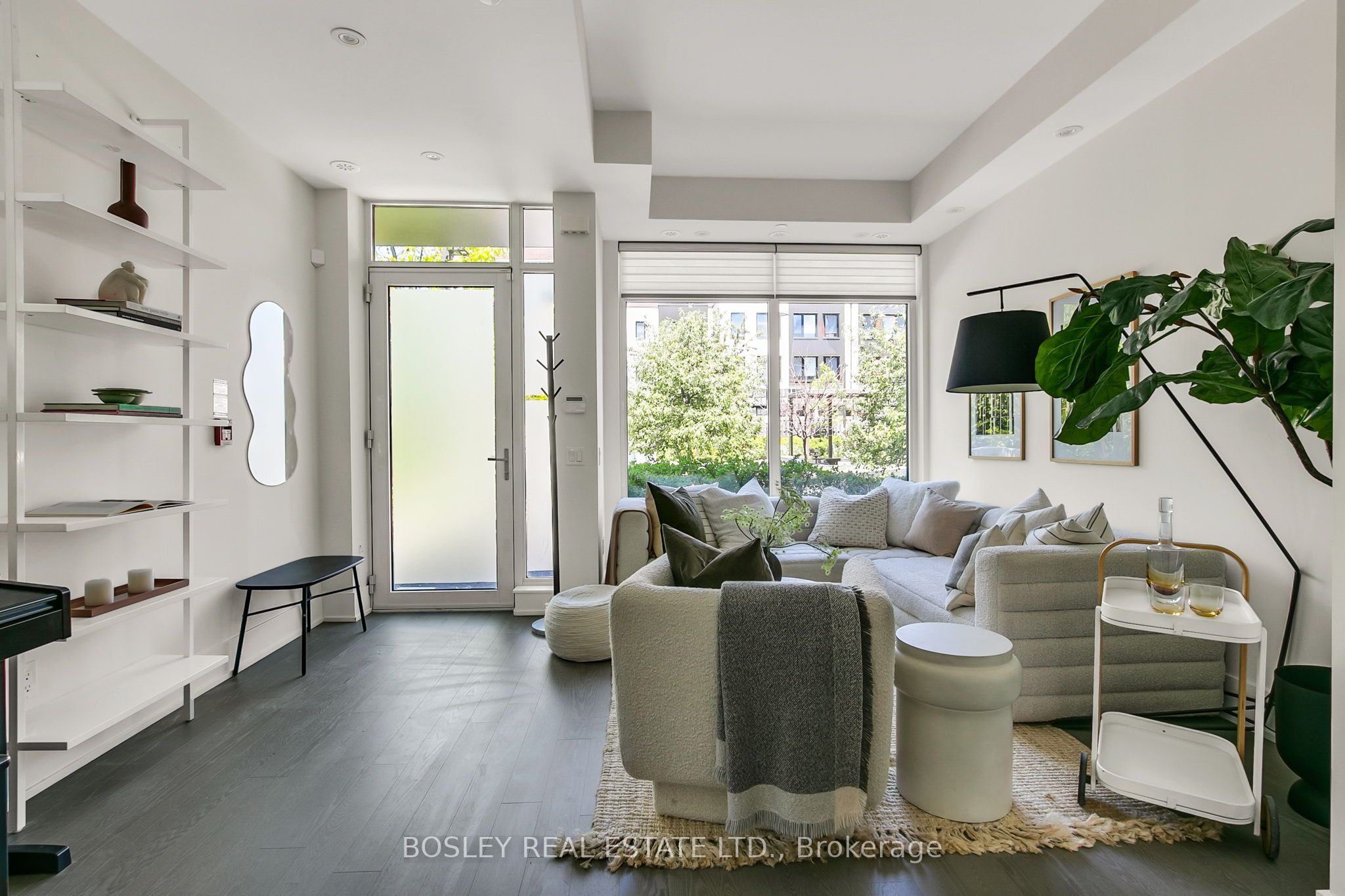 51 Paul Lane Gardens TH05, Toronto, ON M5T 2H6 photo 2