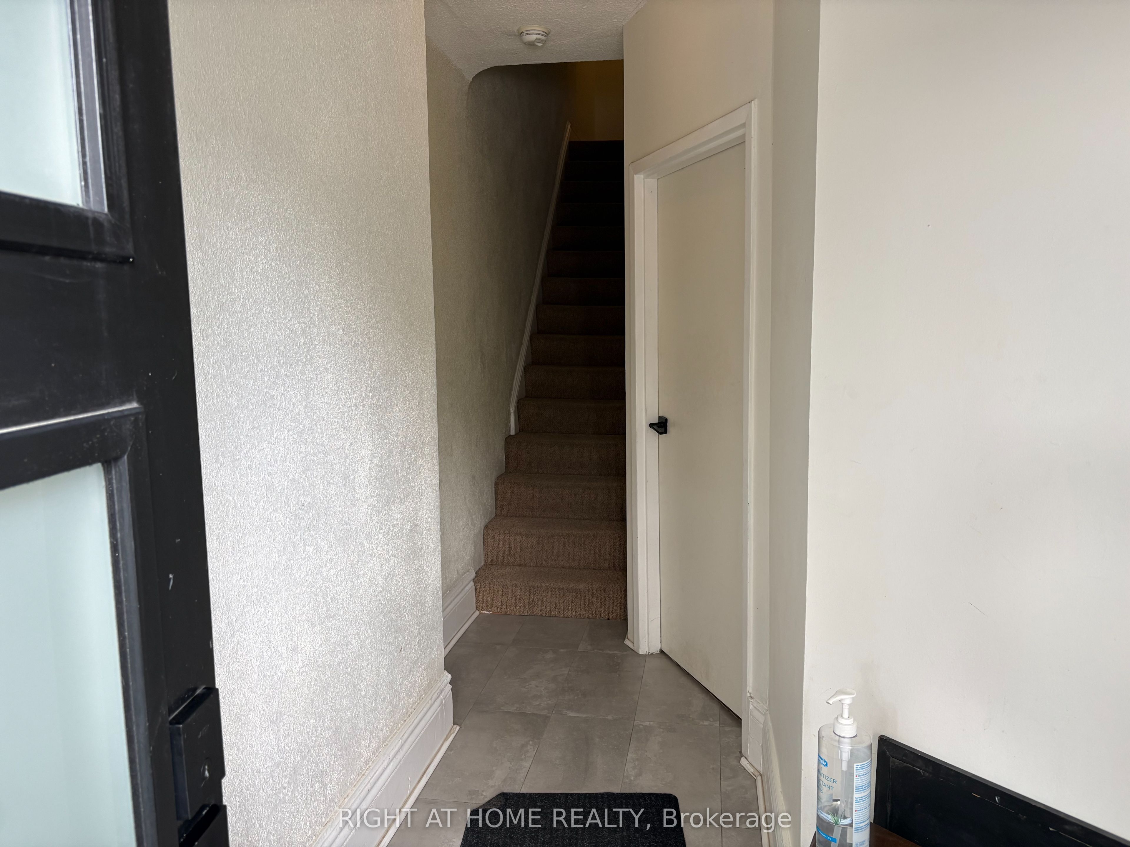 1015 Bathurst Street 2, Toronto, ON M5R 3G8 photo 3