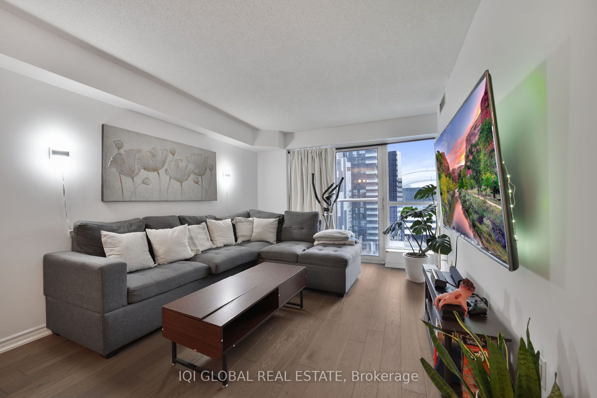 250 Wellington Street W 1133, Toronto, ON M5V 3P6 photo 5