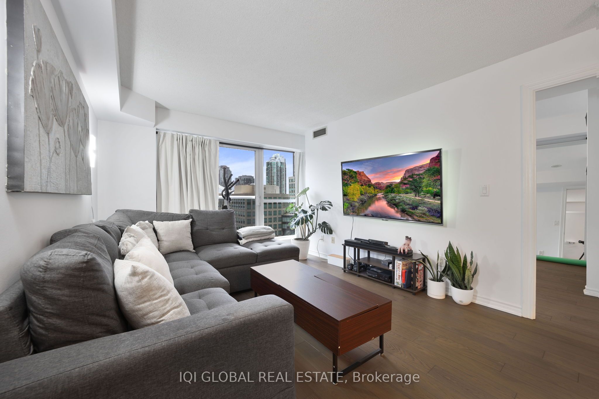 250 Wellington Street W 1133, Toronto, ON M5V 3P6 photo 3