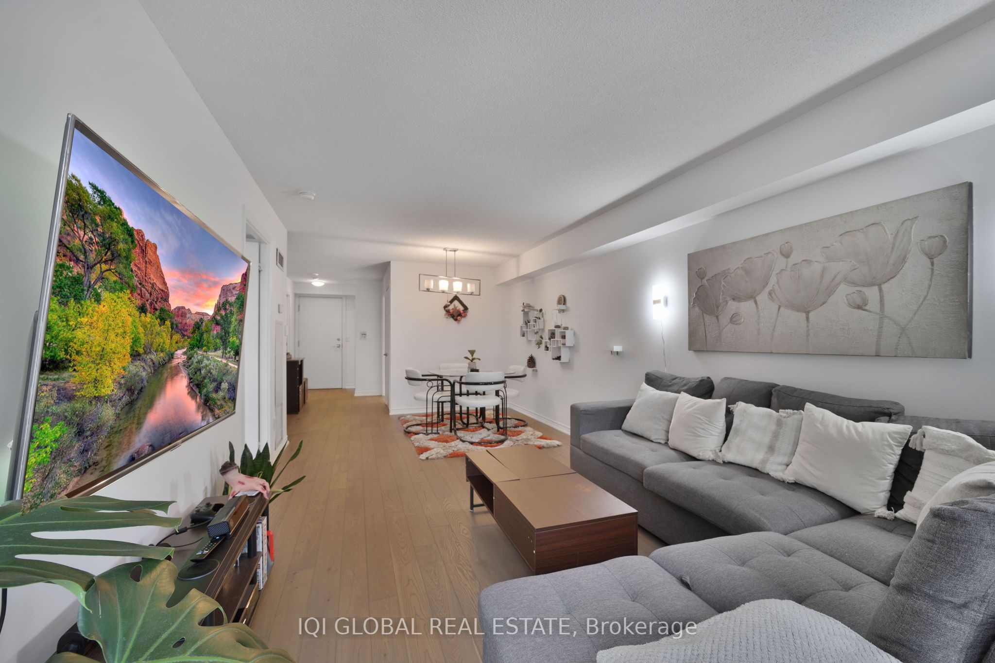 250 Wellington Street W 1133, Toronto, ON M5V 3P6 photo 4