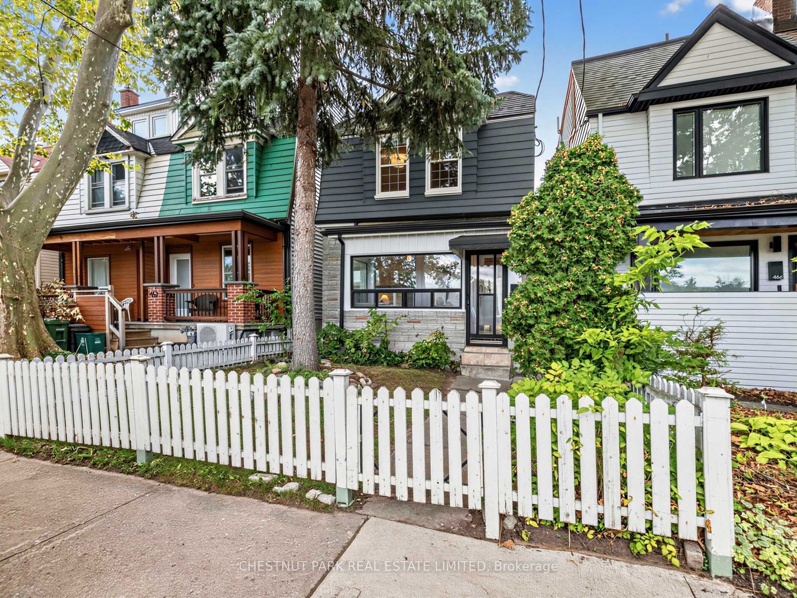 464 Montrose Avenue, Toronto, ON M6G 3H1