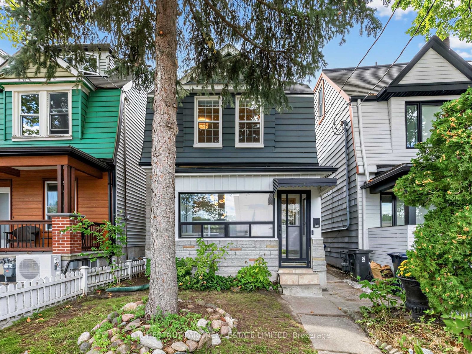464 Montrose Avenue, Toronto, ON M6G 3H1 photo 2