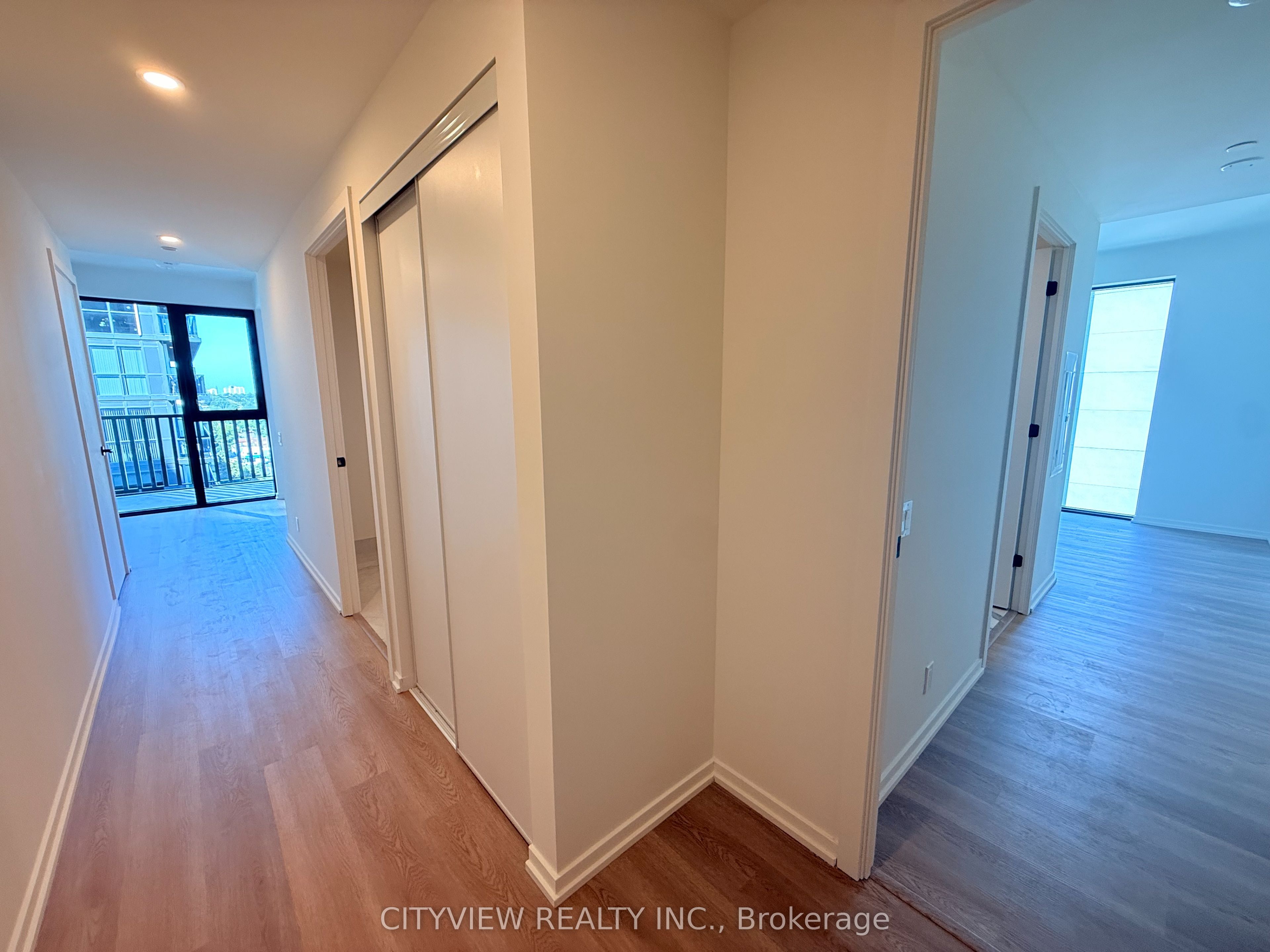 109 Erskine Avenue 1702, Toronto, ON M4P 0G6 photo 2
