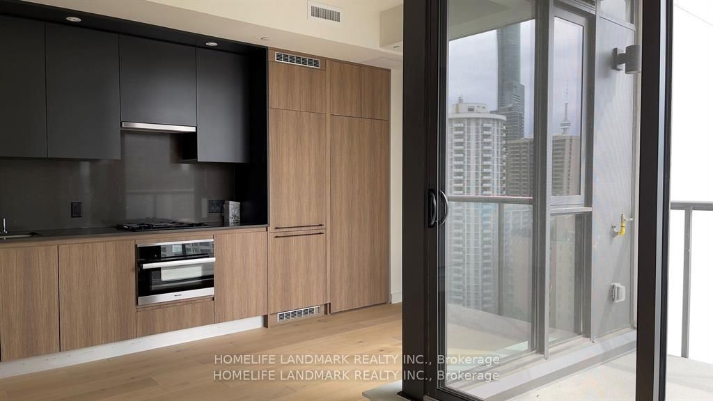 81 Wellesley Street E 1604, Toronto, ON M4Y 0C5 photo 3