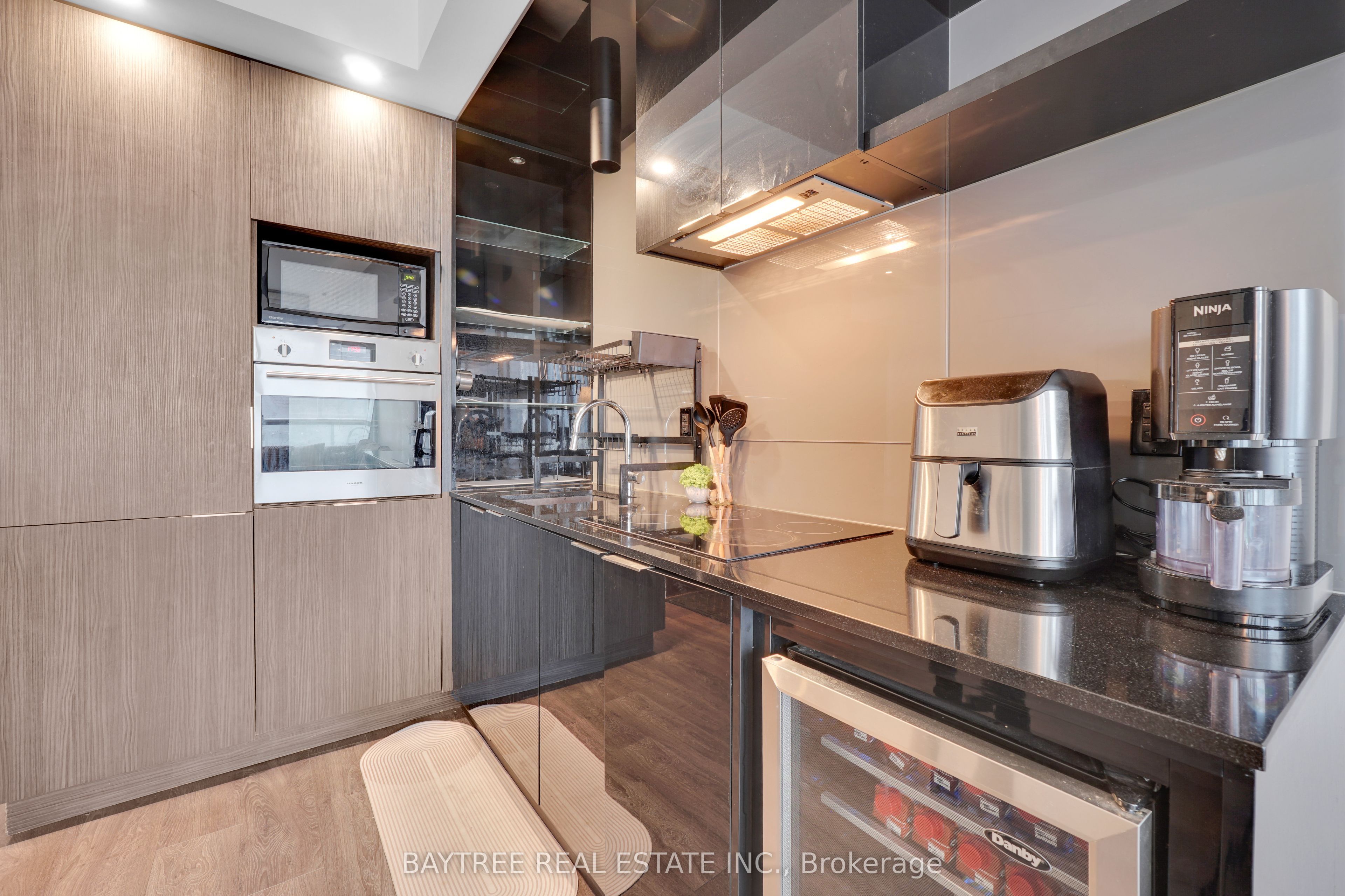 70 Temperance Street 2610, Toronto, ON M5H 0B1 photo 3