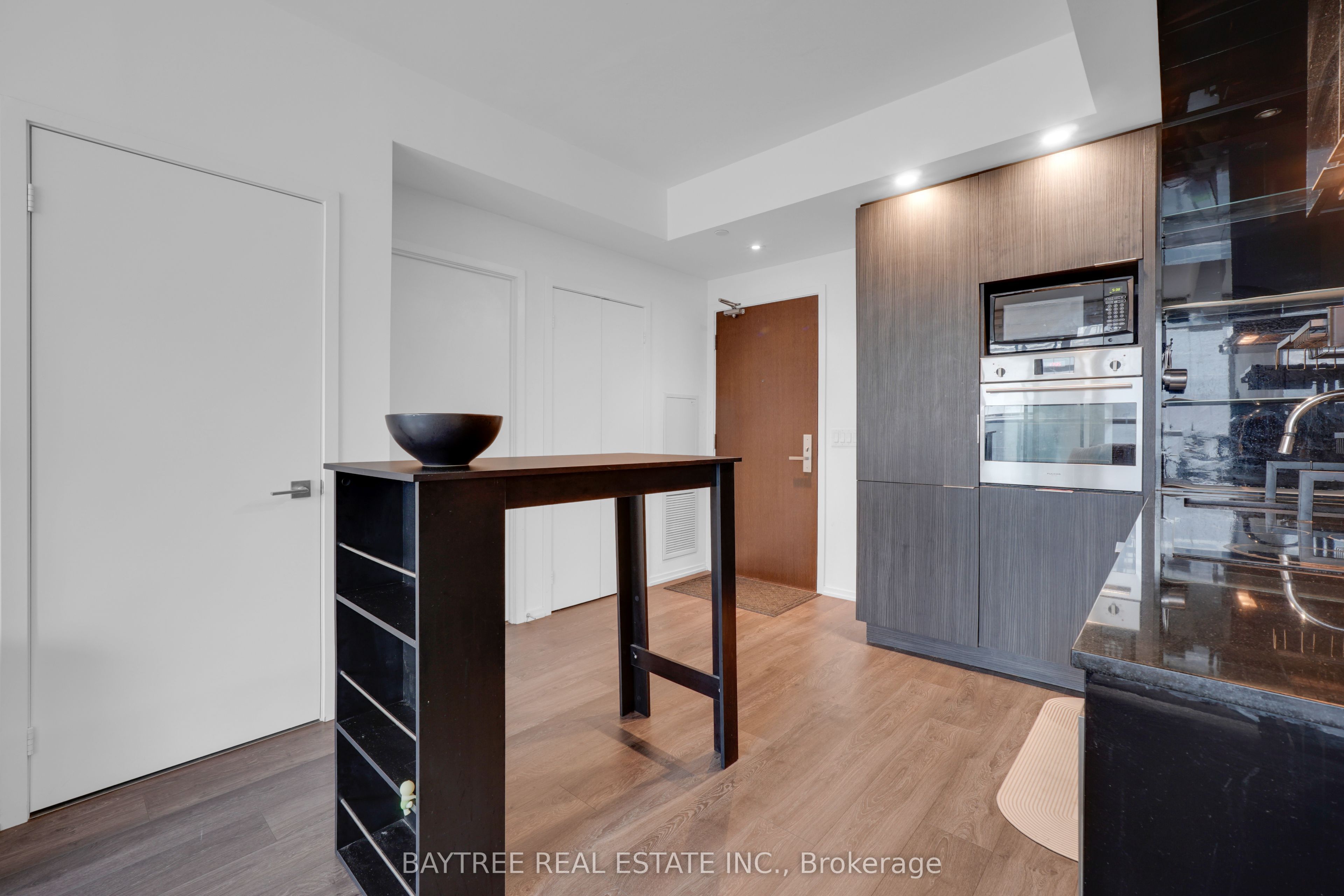 70 Temperance Street 2610, Toronto, ON M5H 0B1 photo 5