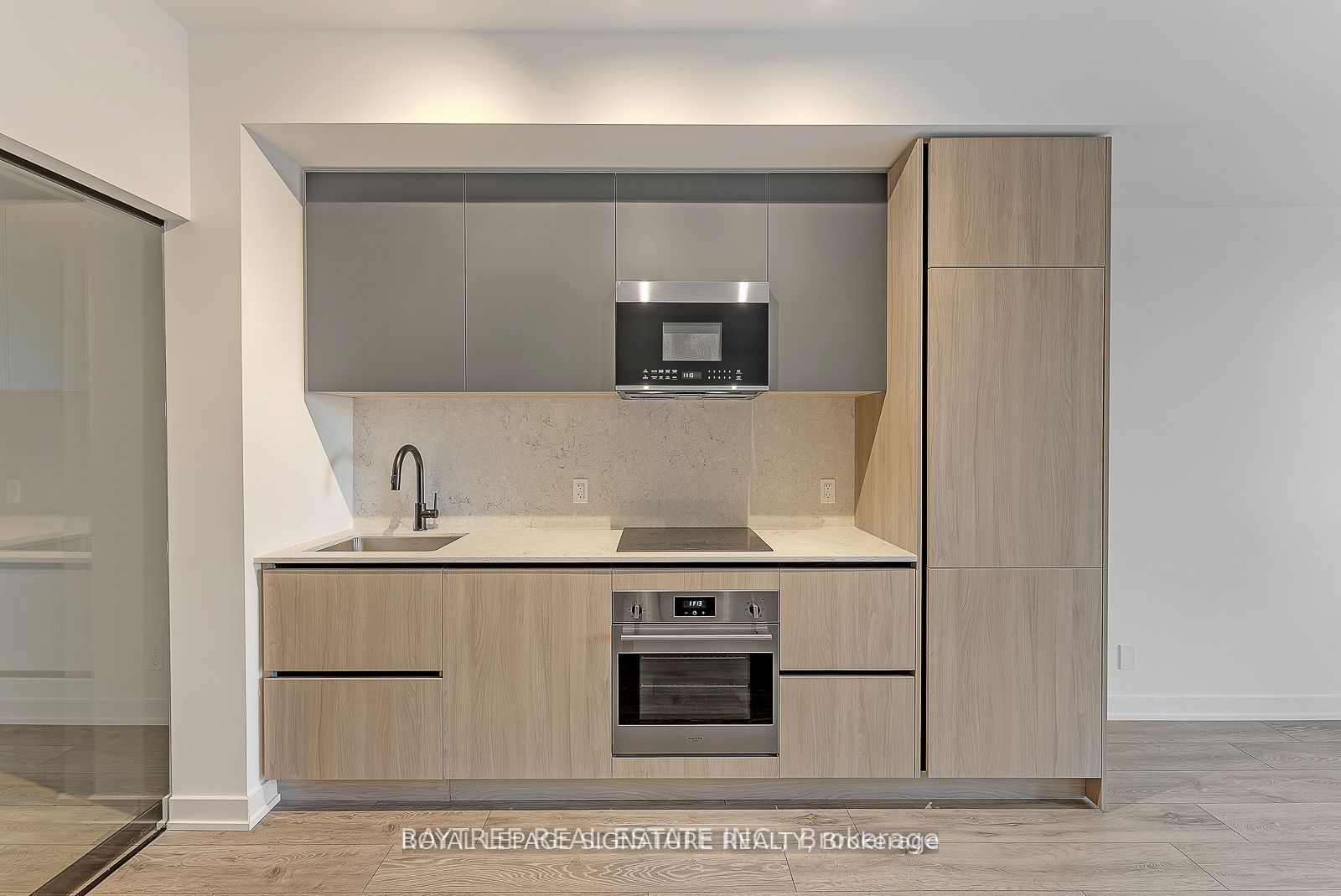 108 Peter Street 3001, Toronto, ON M5V 2G7