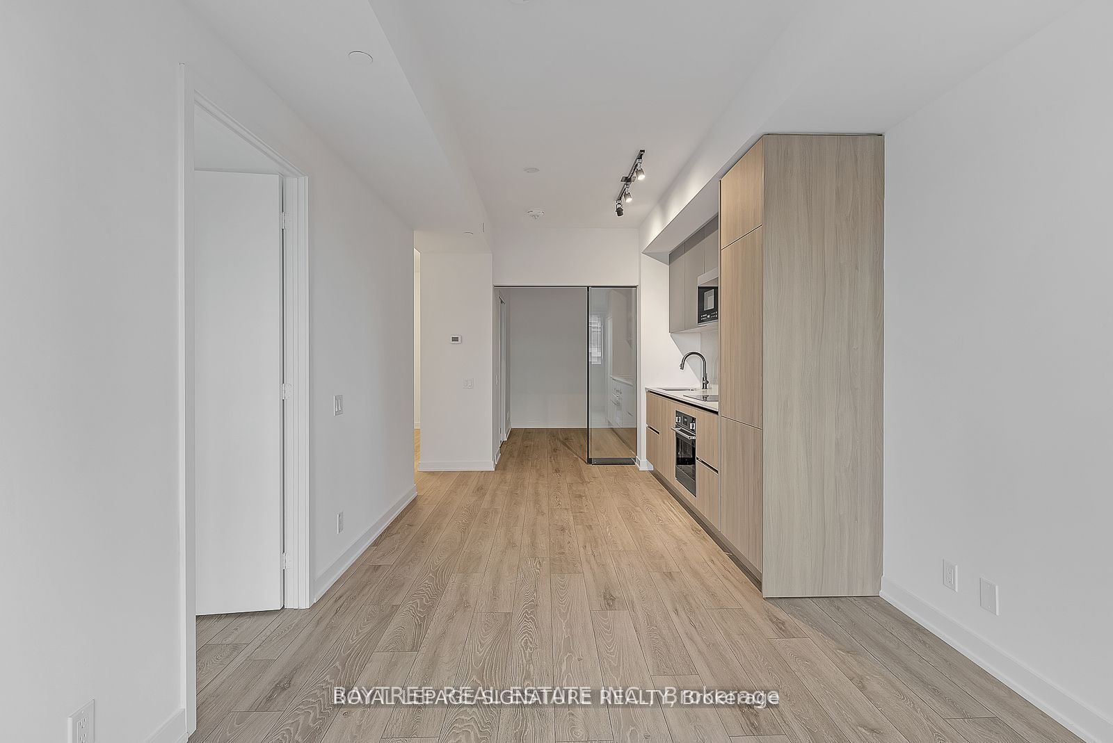 108 Peter Street 3001, Toronto, ON M5V 2G7 photo 4