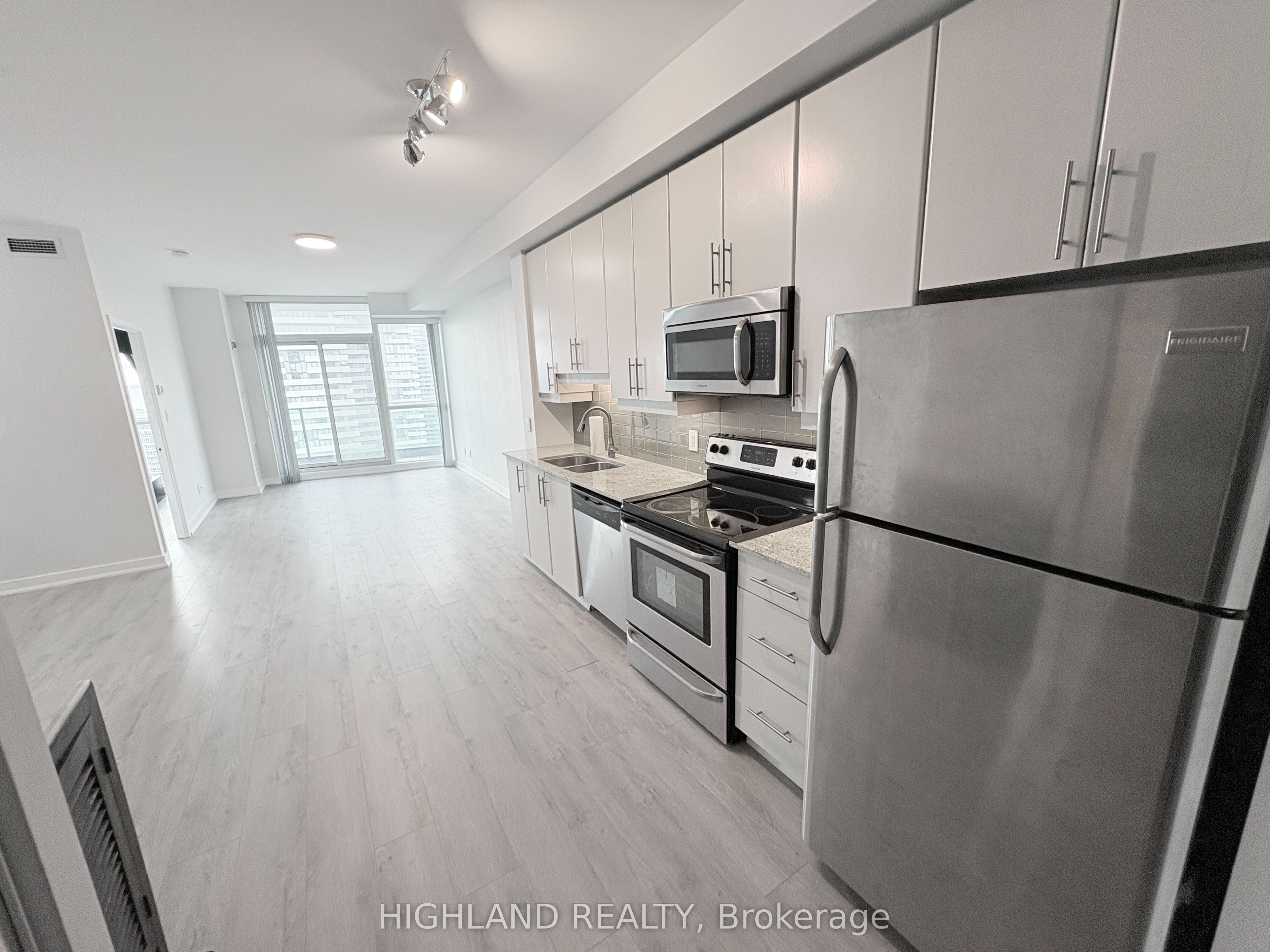 33 Bay Street 4601, Toronto, ON M5J 2Z3 photo 5