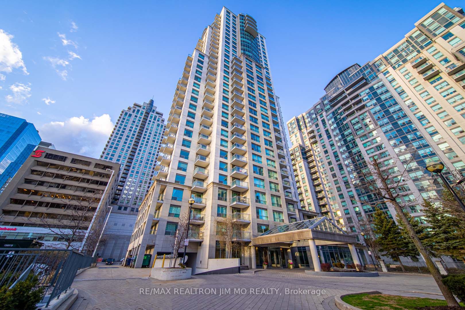 21 Hillcrest Avenue 311, Toronto, ON M2N 7K2