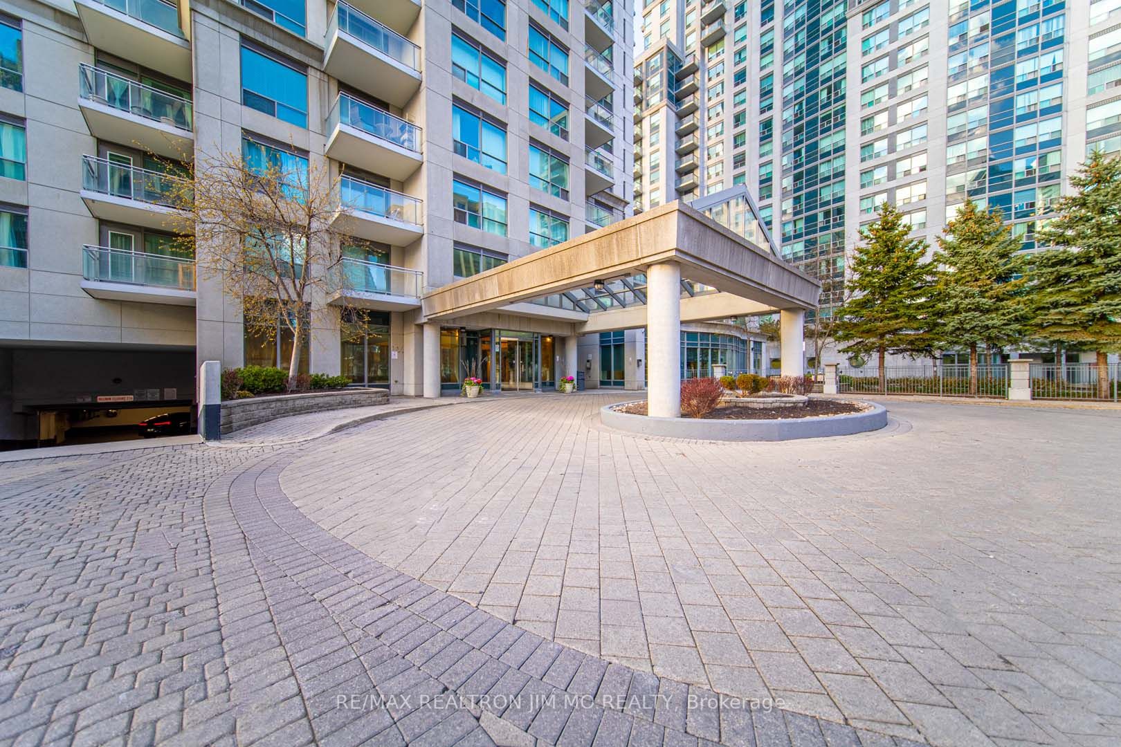 21 Hillcrest Avenue 311, Toronto, ON M2N 7K2 photo 2