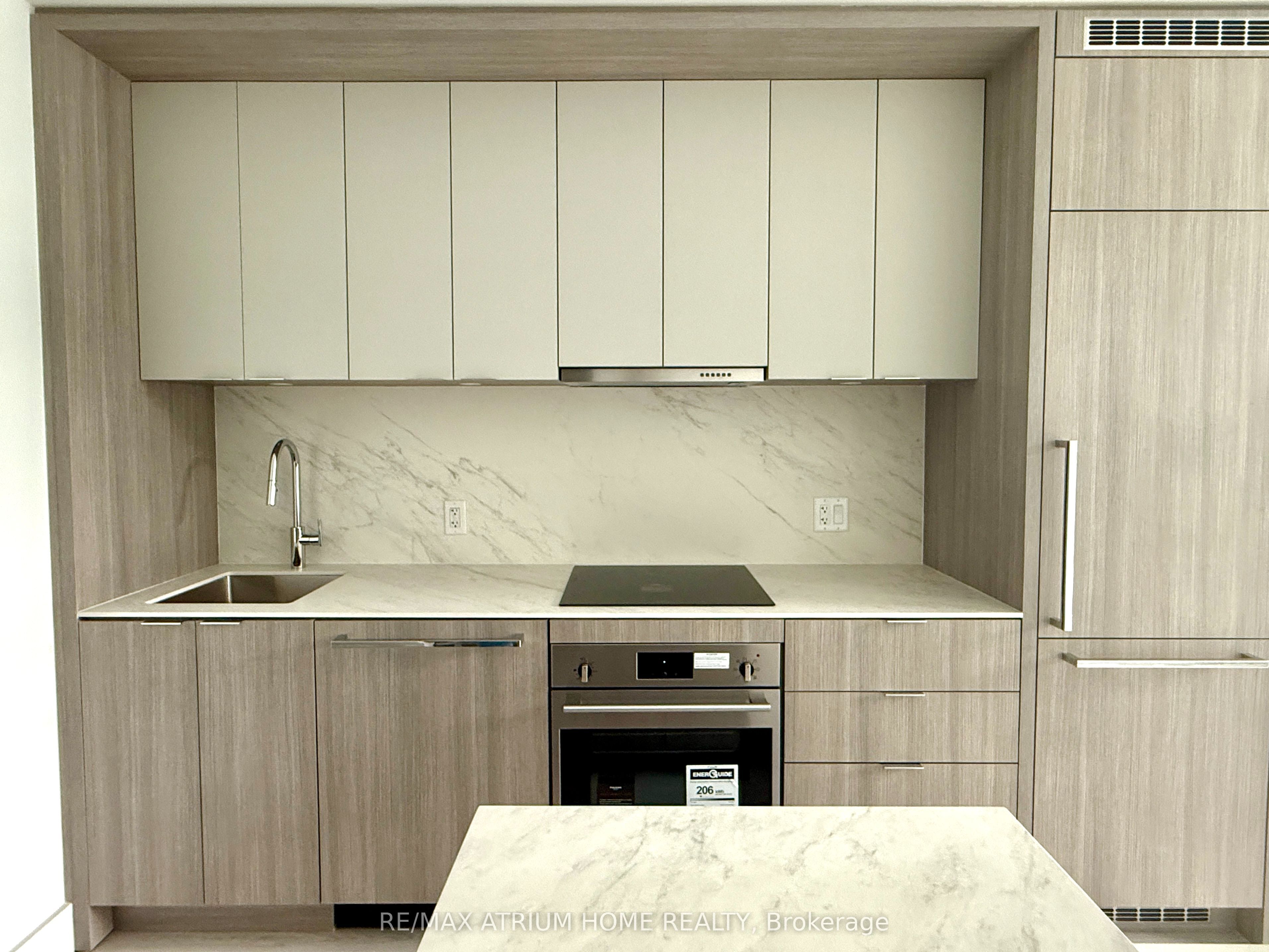 6 Greenbriar Road 704, Toronto, ON M2K 0H6 photo 3