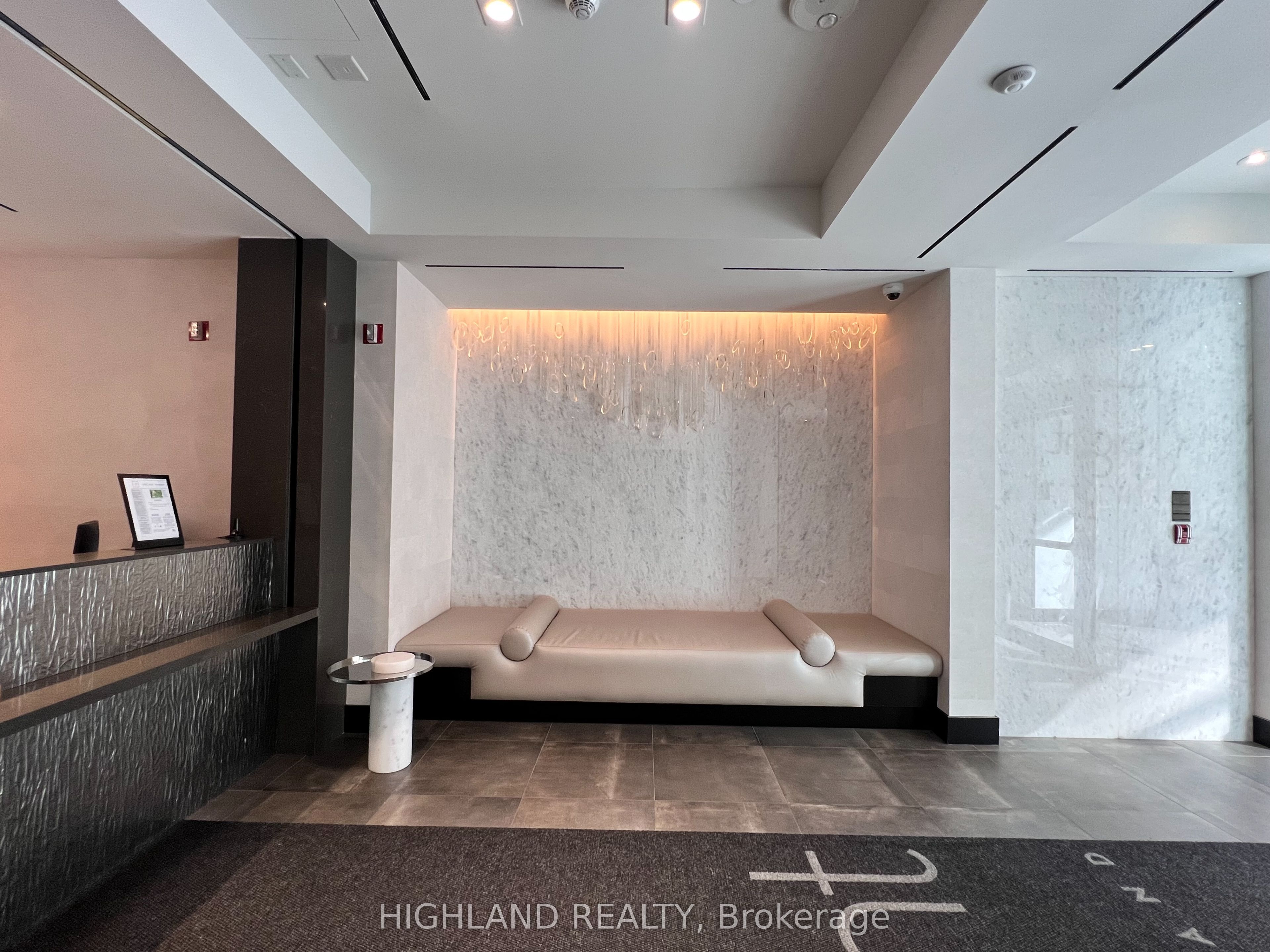 8 Cumberland Street 2405, Toronto, ON M4W 0B6 photo 4