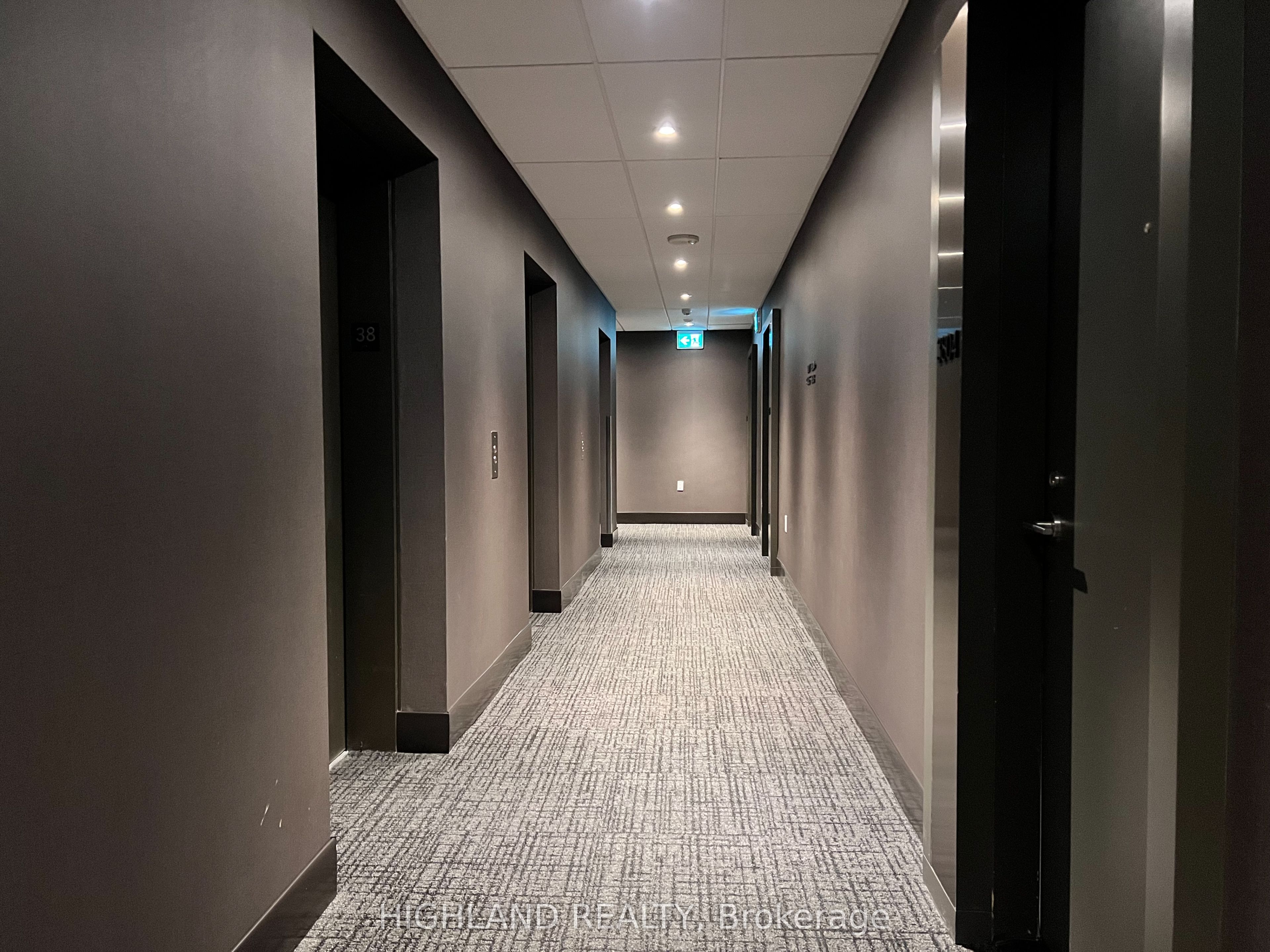 8 Cumberland Street 2405, Toronto, ON M4W 0B6 photo 5