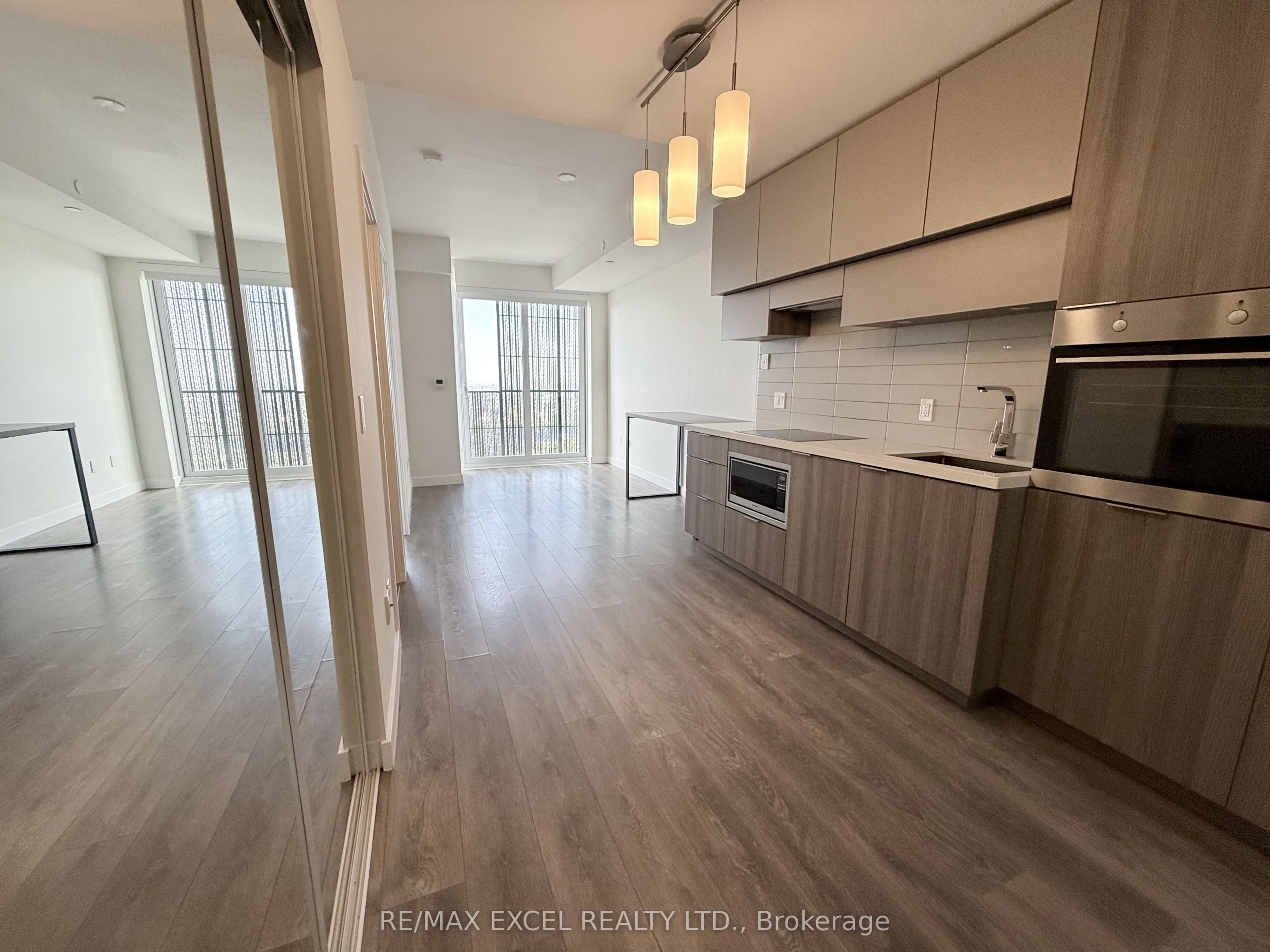 8 Eglinton Avenue E 5603, Toronto, ON M4P 0C1 photo 4