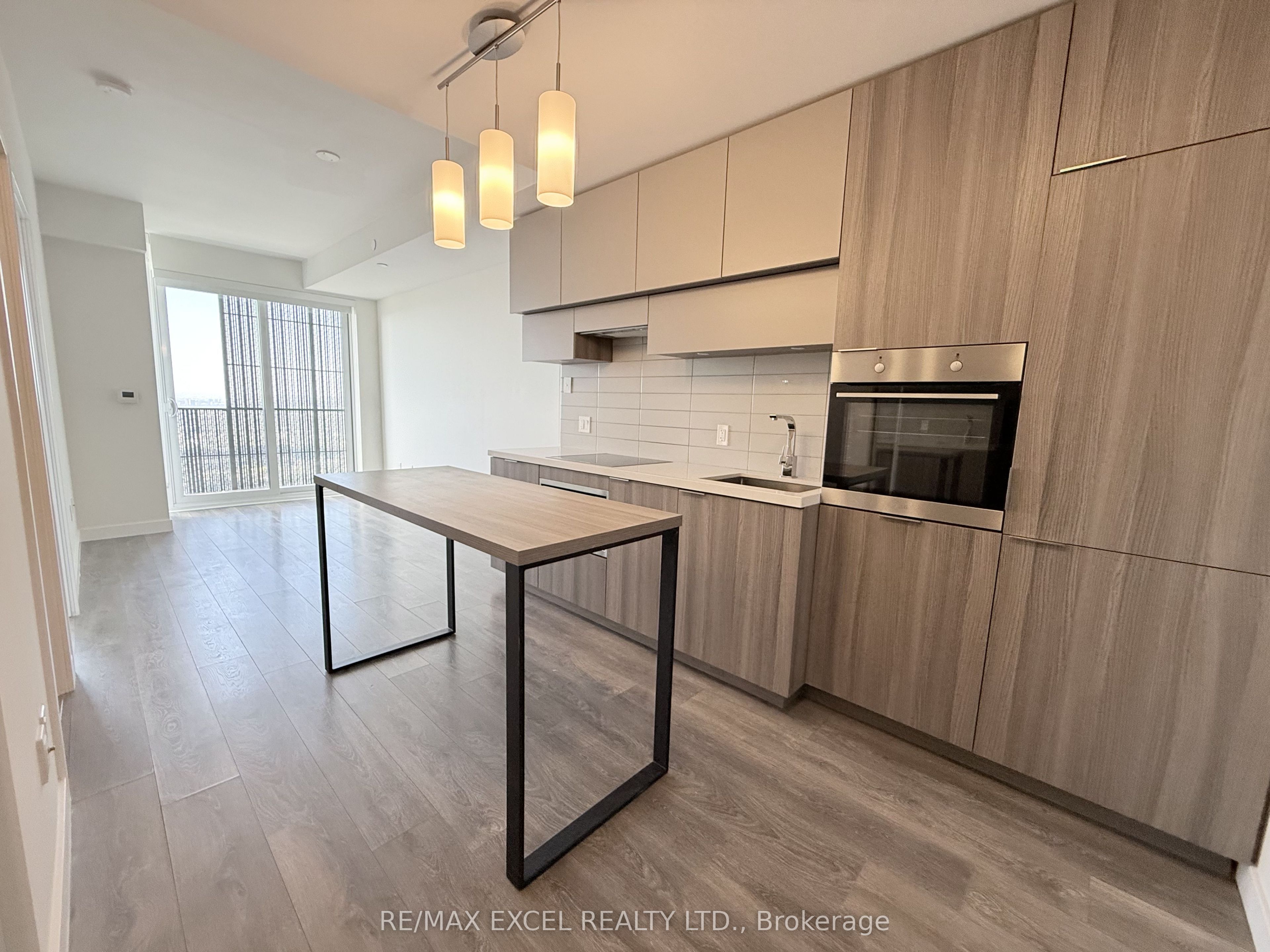 8 Eglinton Avenue E 5603, Toronto, ON M4P 0C1 photo 5