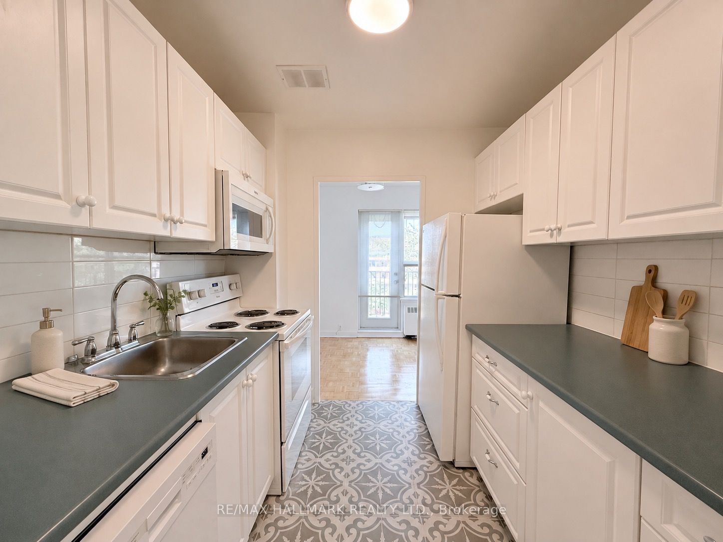30 Upper Canada Drive 403, Toronto, ON M2P 1S1 photo 3