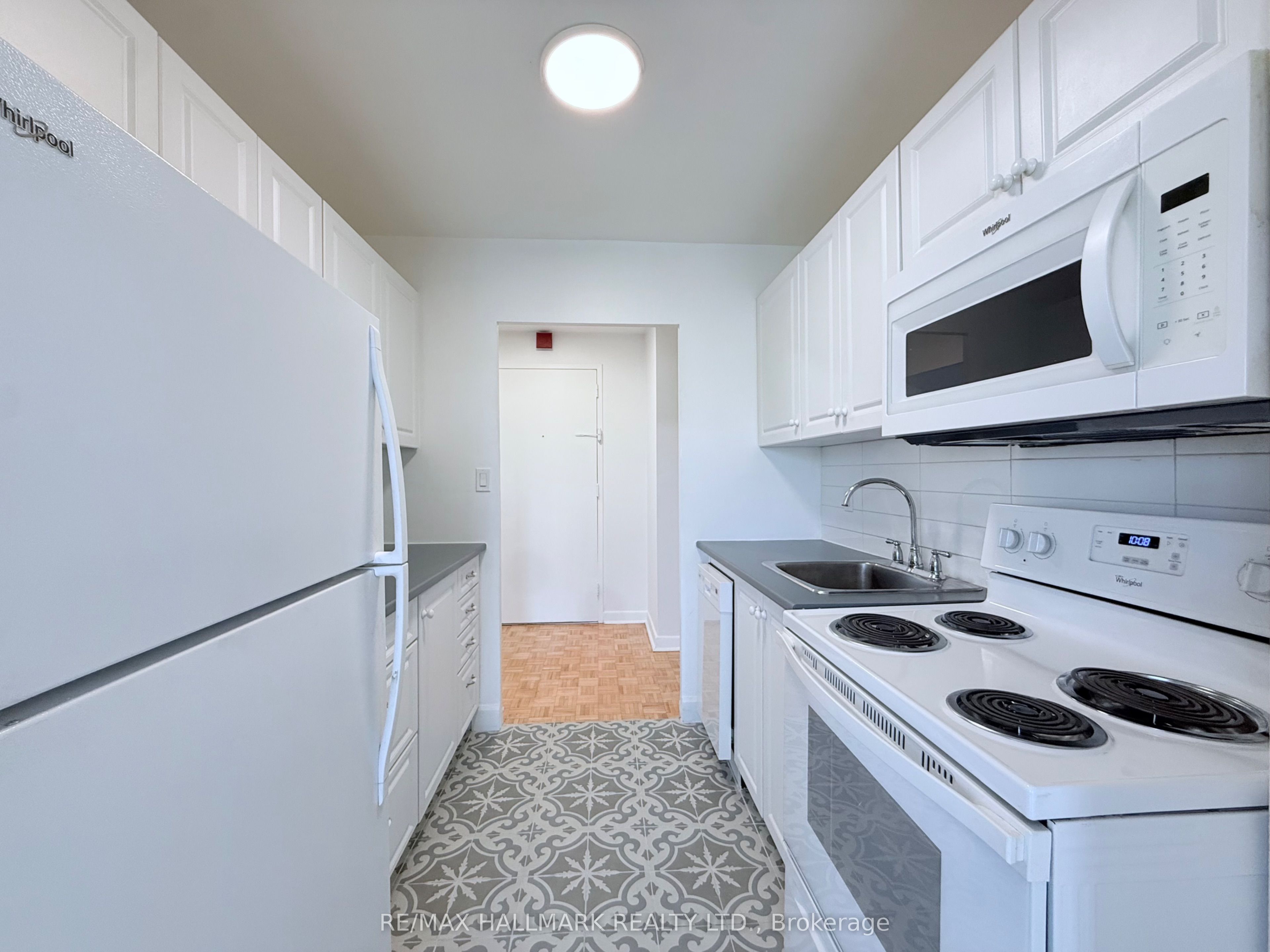 30 Upper Canada Drive 403, Toronto, ON M2P 1S1 photo 5