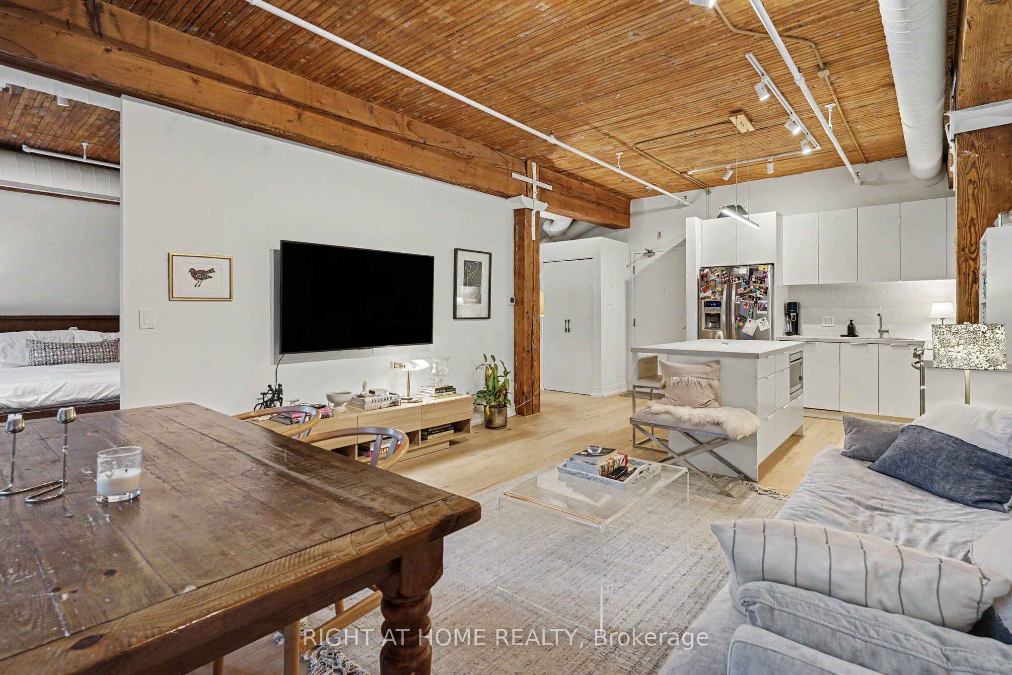 781 King Street W 408, Toronto, ON M5V 3L5 photo 3