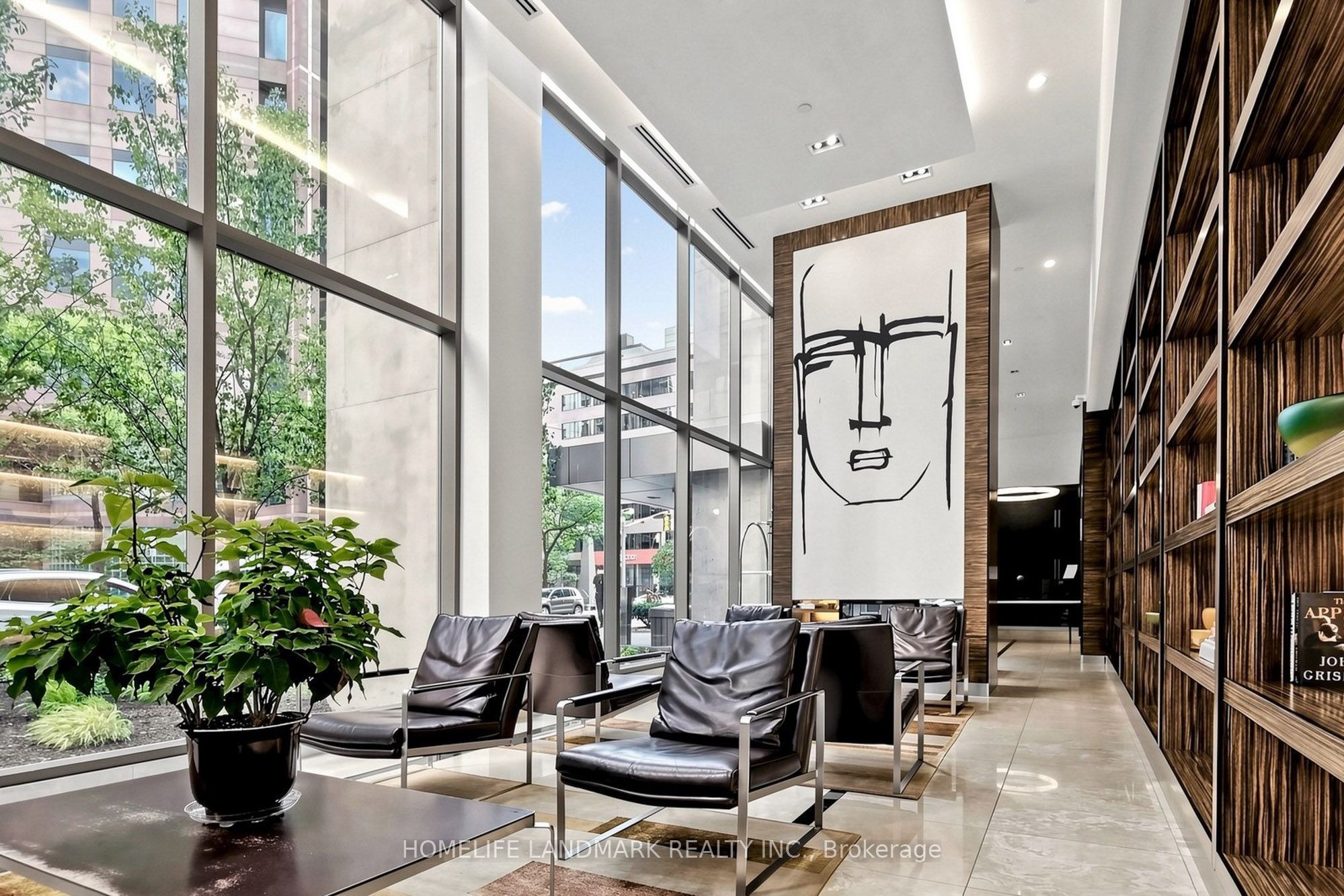 38 Grenville Street 1508, Toronto, ON M4Y 1A5 photo 3