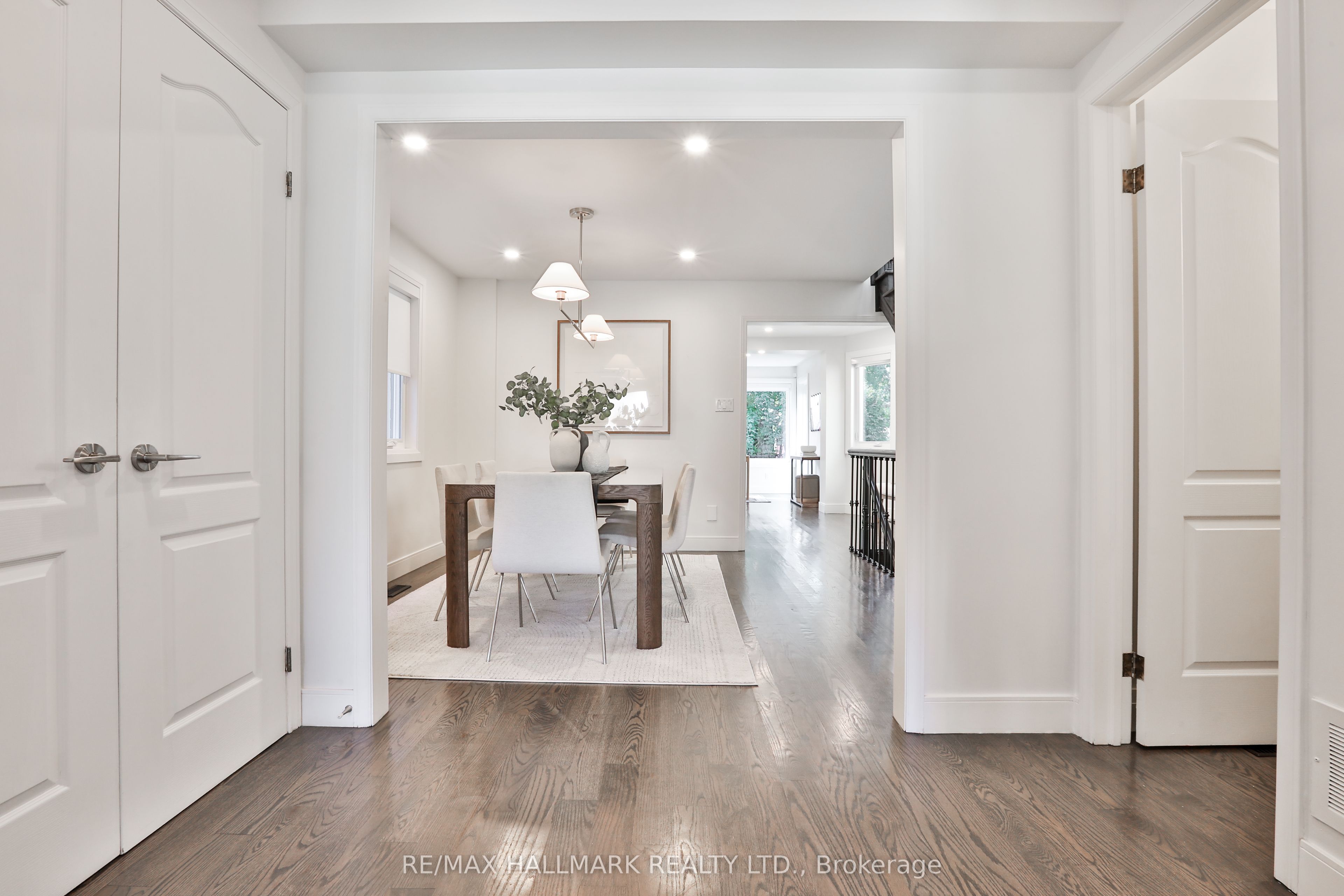 163 Roe Avenue, Toronto, ON M5M 2J1 photo 3