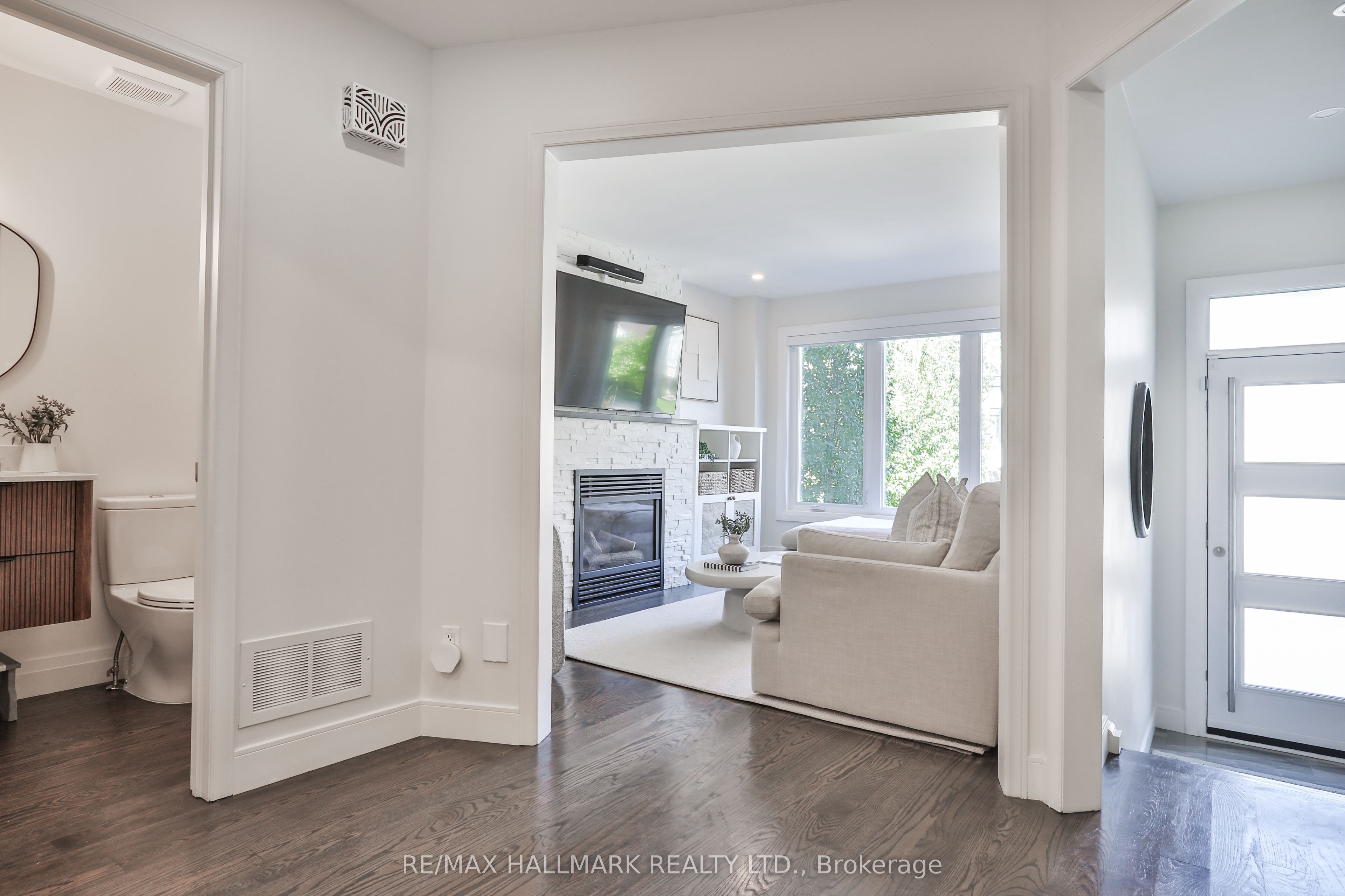 163 Roe Avenue, Toronto, ON M5M 2J1 photo 5