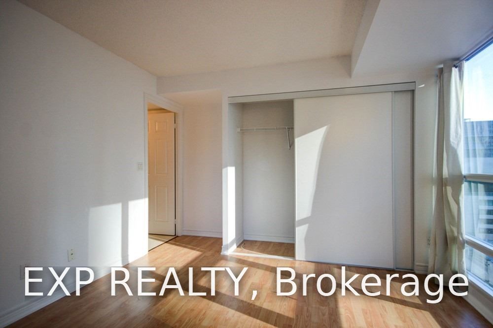 761 Bay Street 809, Toronto, ON M5G 2R2 photo 5