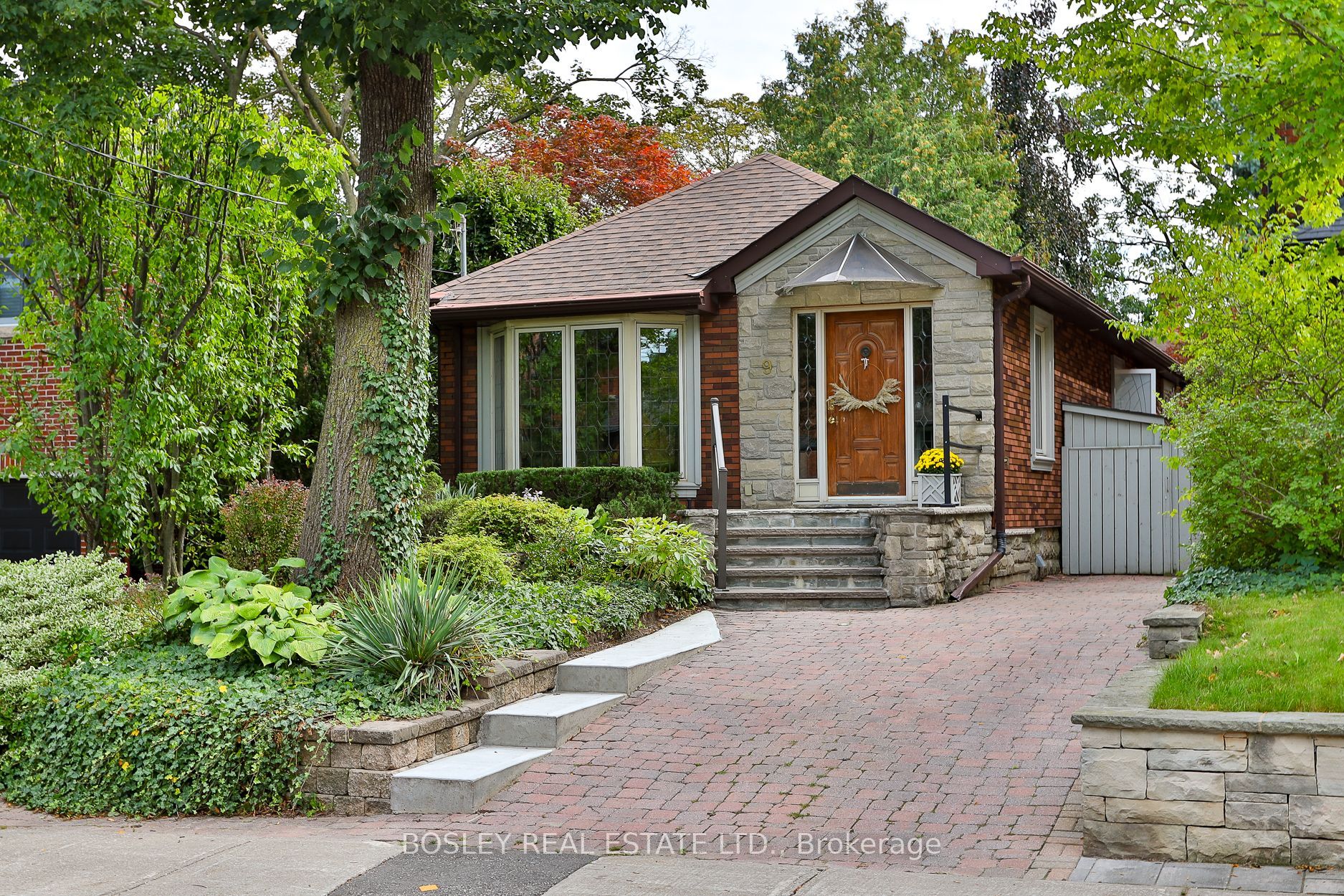 9 Cameron Crescent, Toronto, ON M4G 1Z7