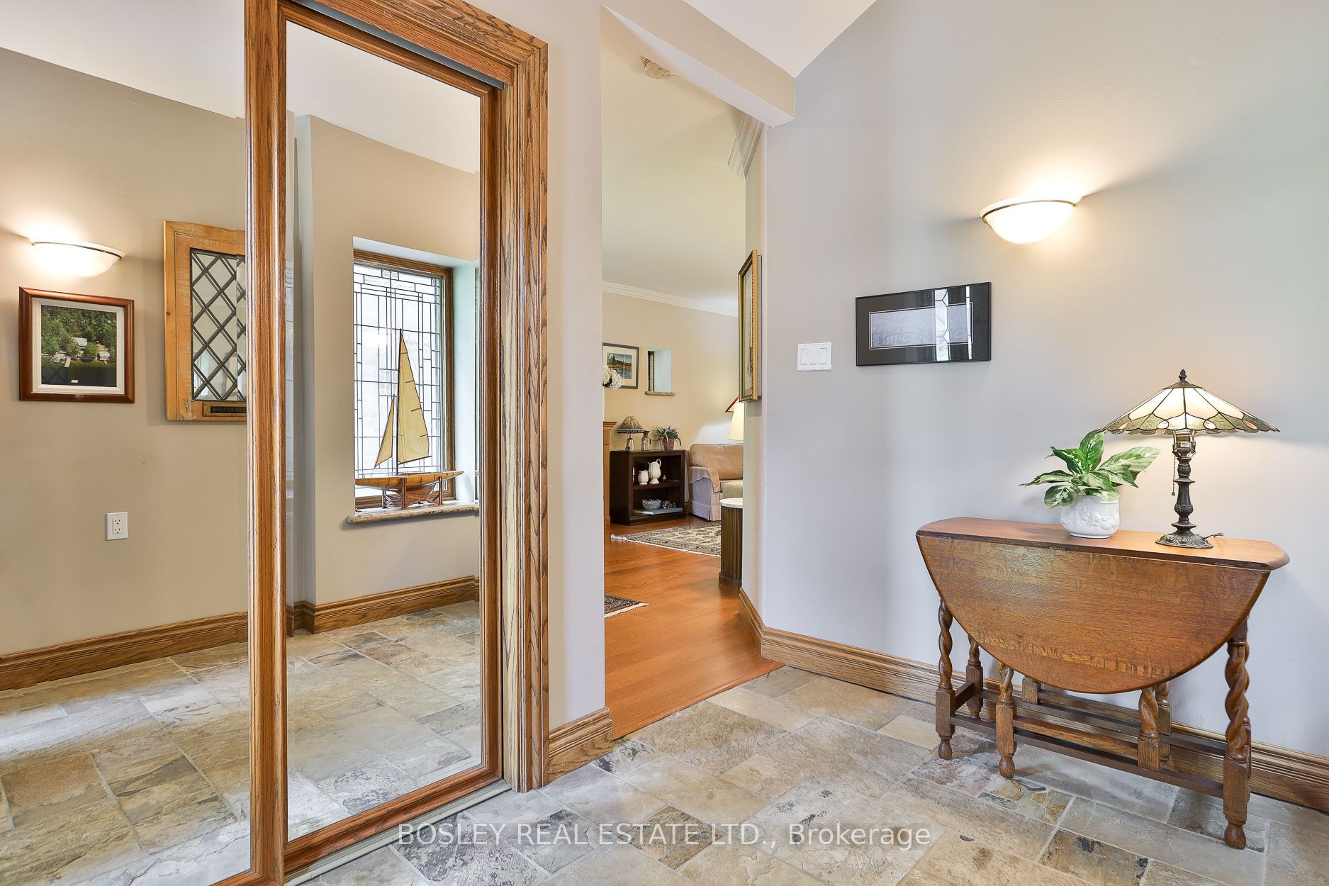 9 Cameron Crescent, Toronto, ON M4G 1Z7 photo 3